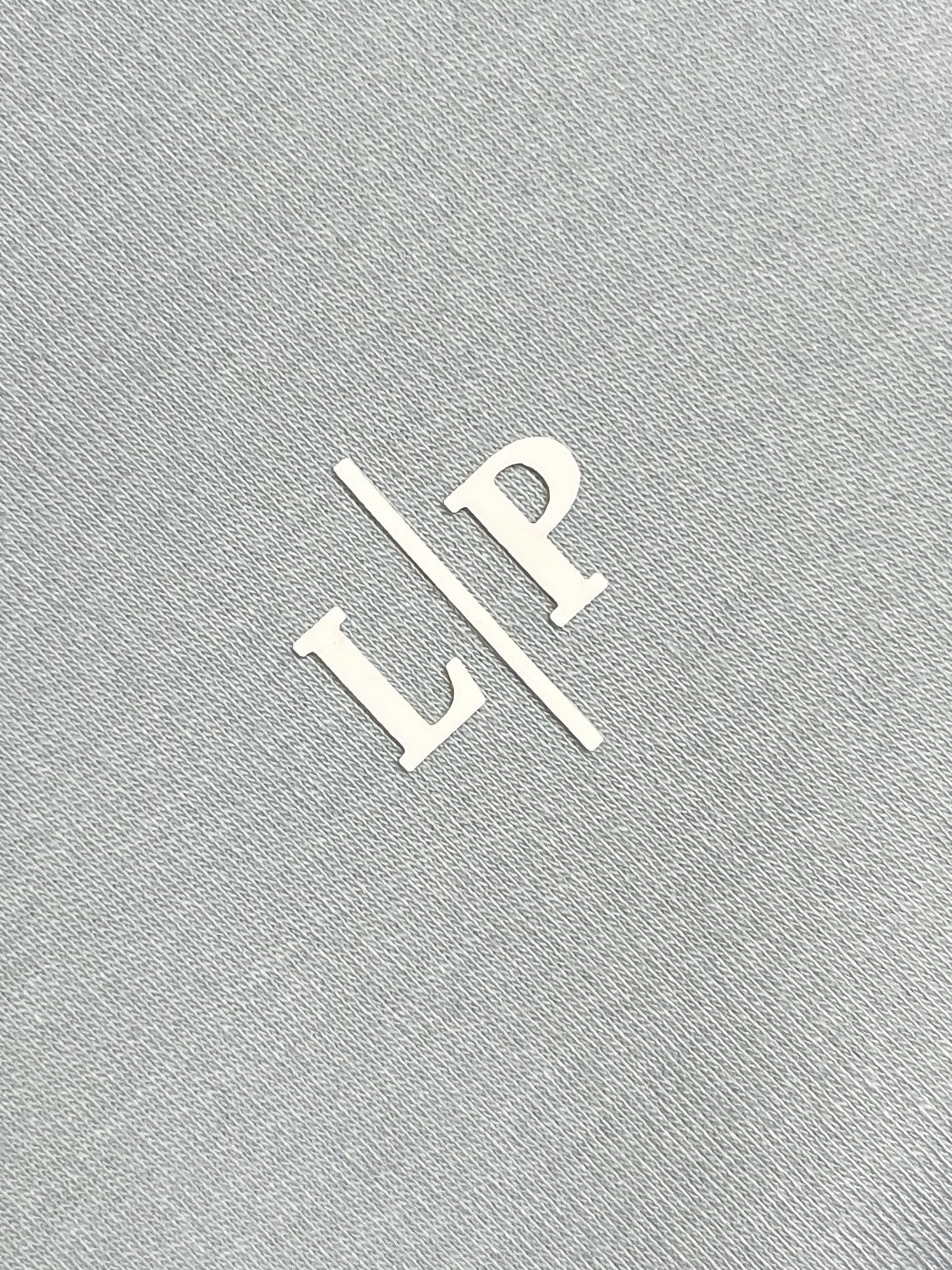 🛒🛒Loro piana Loro Piana 2026ss新款胶印标识纯色圆领短袖T恤， 百搭款式 任