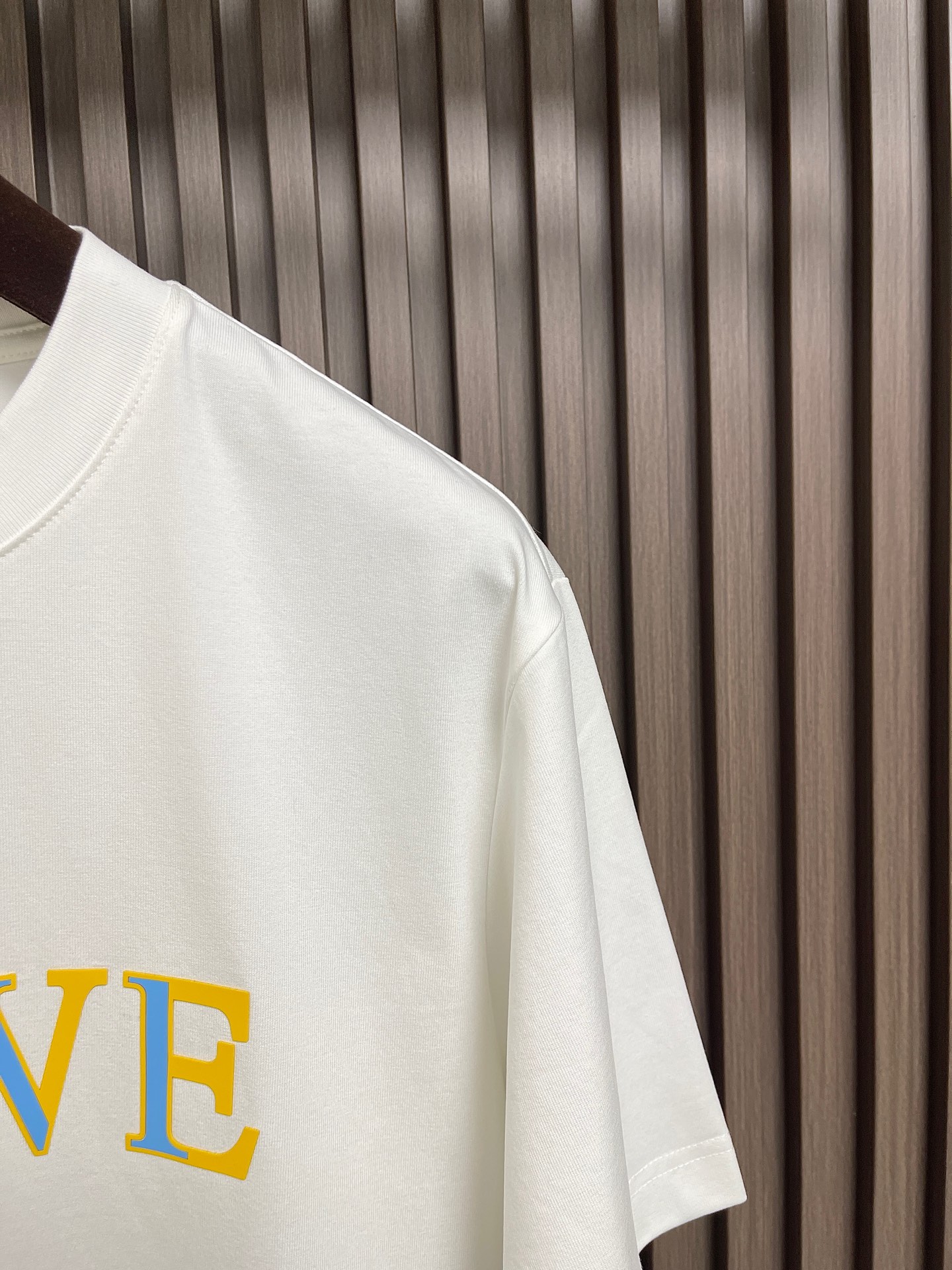 🛒🛒Loewe 徽标撞色胶印logo短袖T恤，简约清新风格，彰显出高品格的气质，采用260g精梳棉面料，