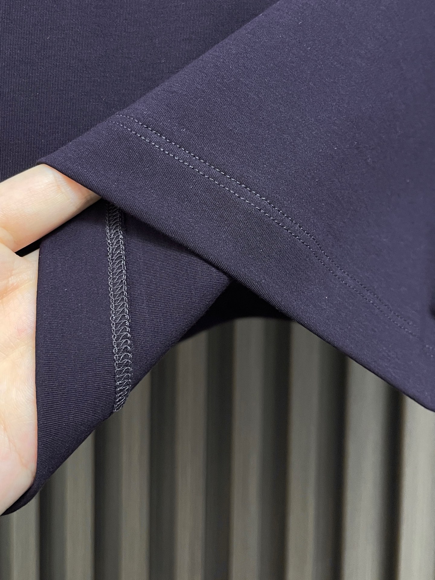 🛒🛒Loro piana Loro Piana 2026ss新款领口撞色圆领短袖T恤， 百搭款式 任何人
