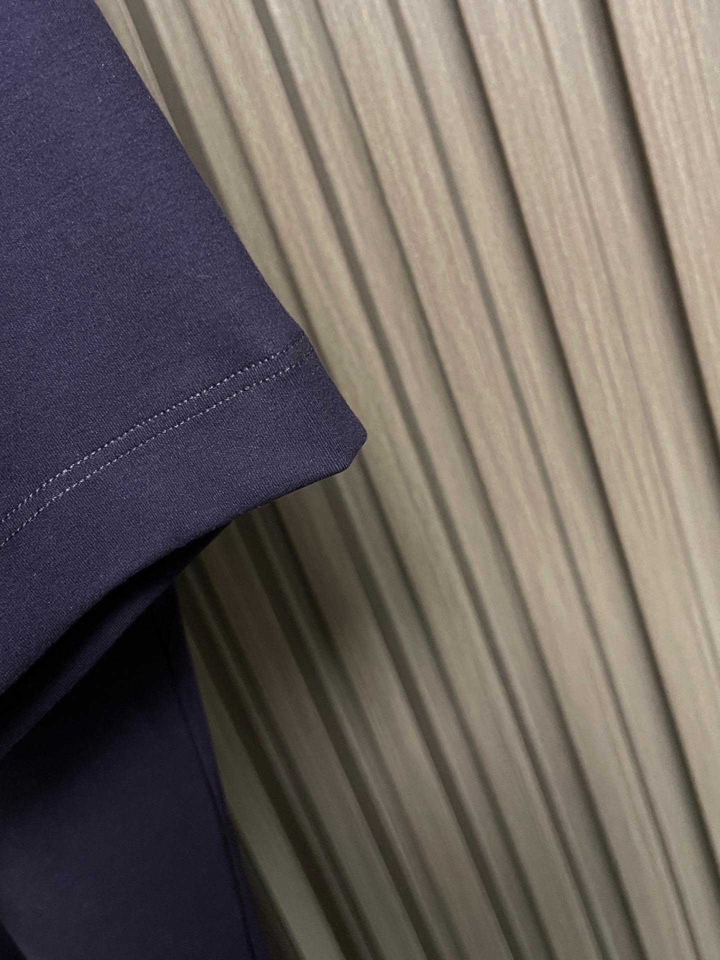 🛒🛒Loro piana Loro Piana 2026ss新款领口撞色圆领短袖T恤， 百搭款式 任何人