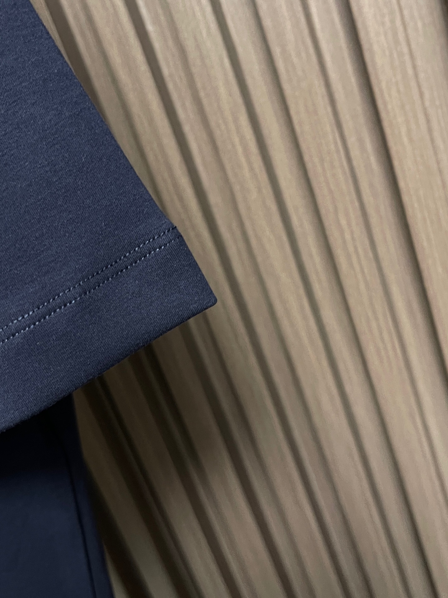 🛒🛒Loro piana Loro Piana 2026ss新款领口撞色圆领短袖T恤， 百搭款式 任何人
