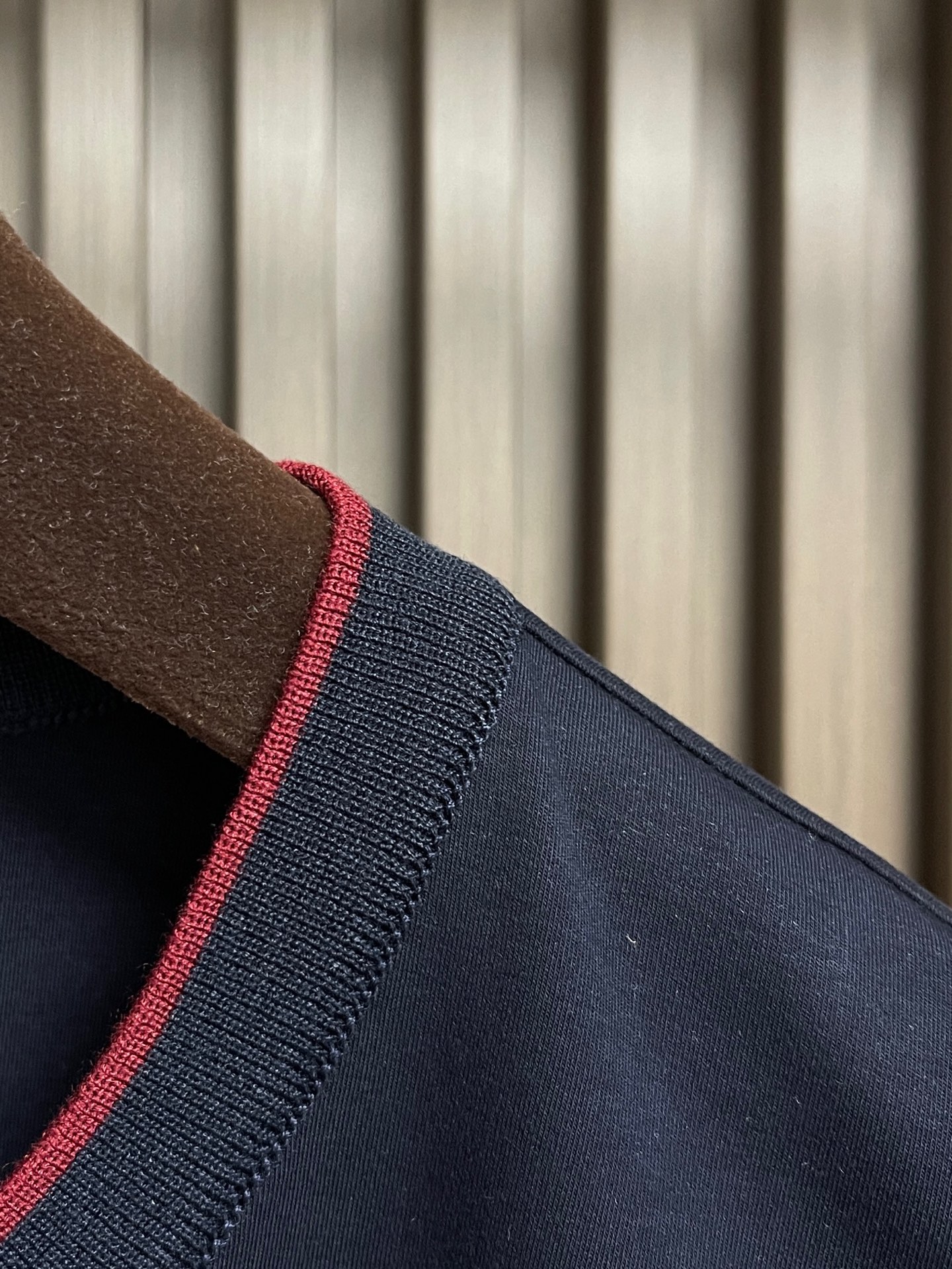 🛒🛒Loro piana Loro Piana 2026ss新款领口撞色圆领短袖T恤， 百搭款式 任何人