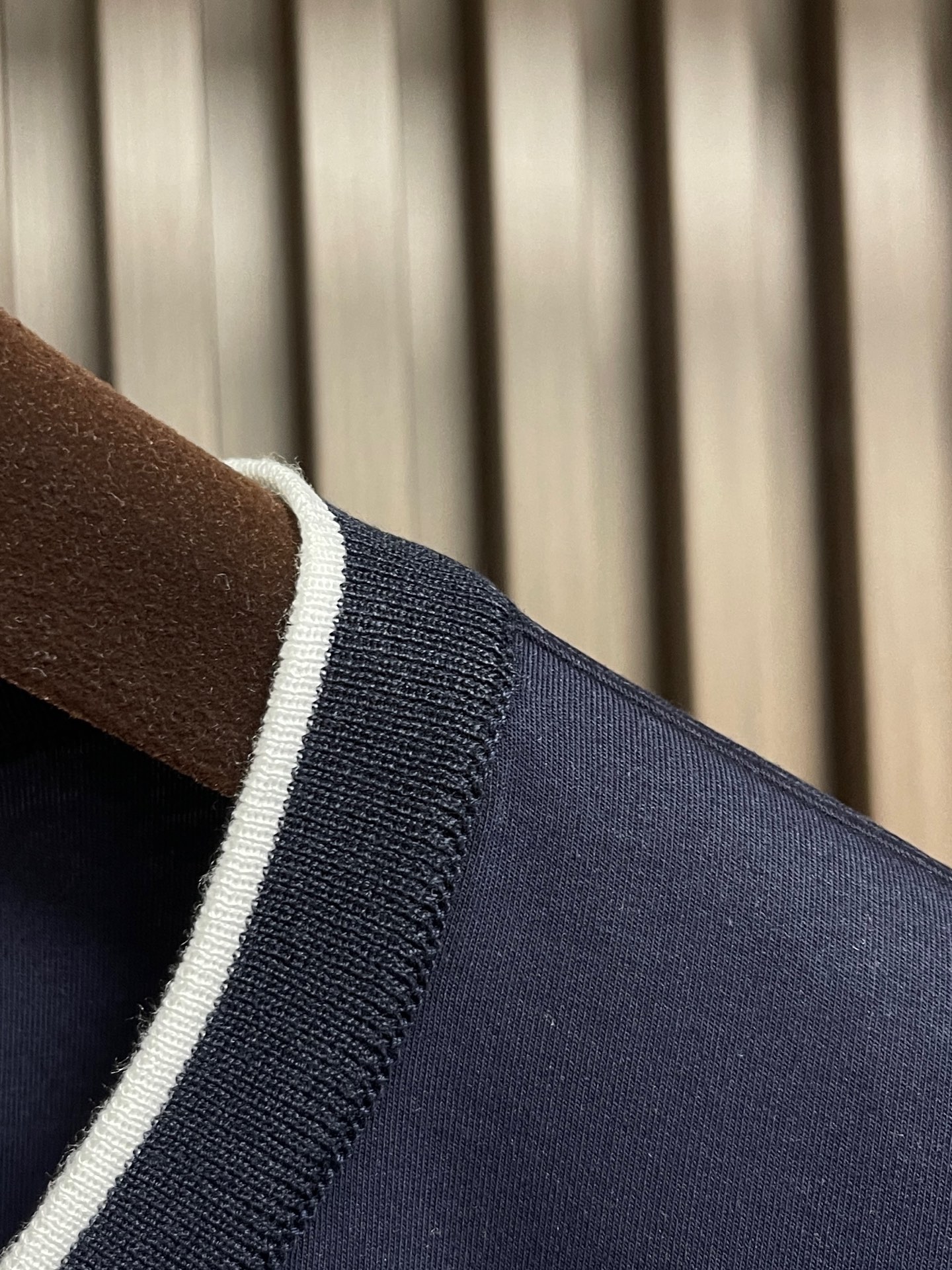 🛒🛒Loro piana LoroPiana 撞色镶边假两件叠穿莫代尔丝光棉圆领短袖t恤，延续一贯地低调