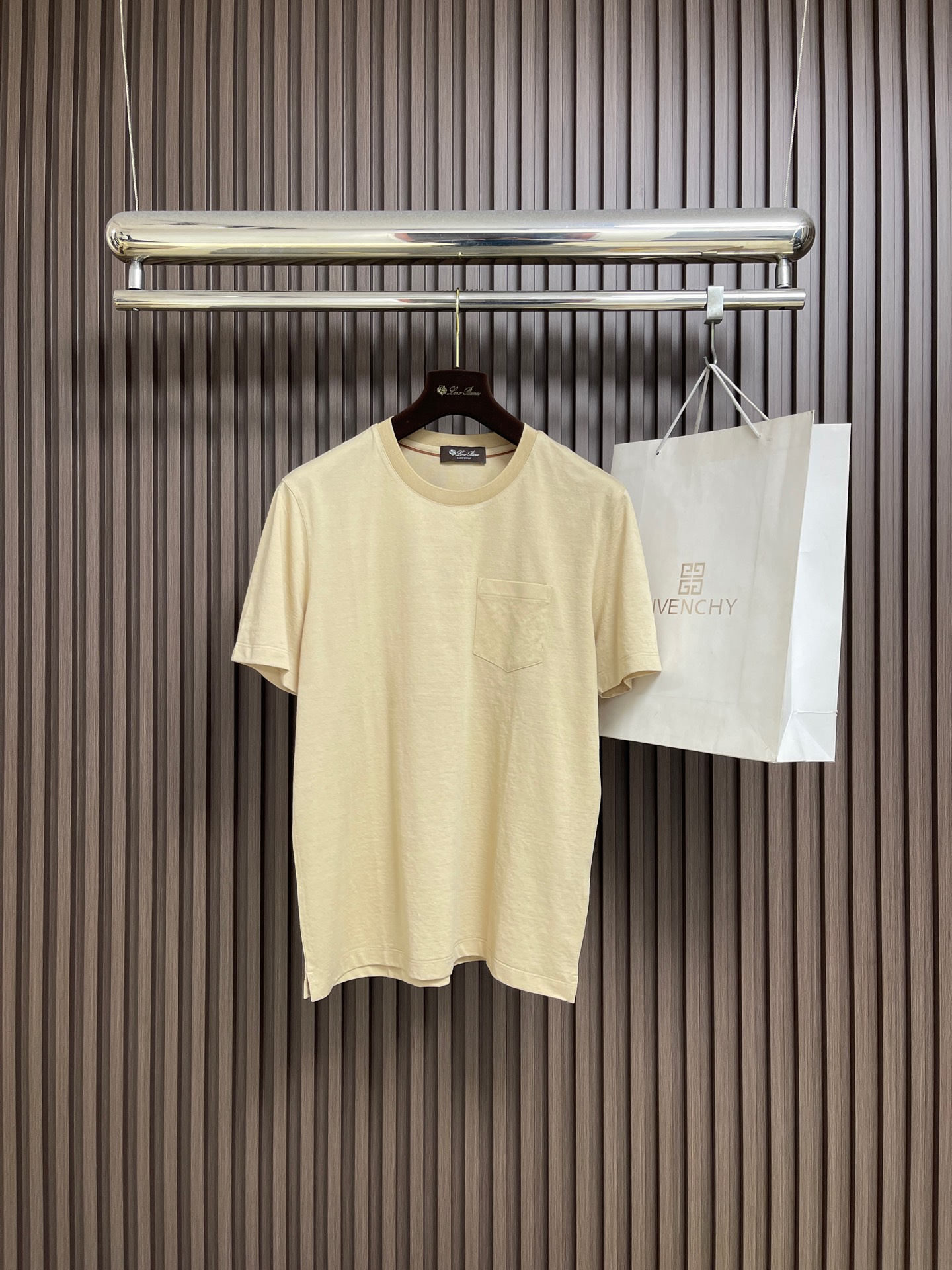 🛒🛒Loro piana LoroPiana 2026ss早春新款短袖T恤打底衫，全品相！采用胸前log