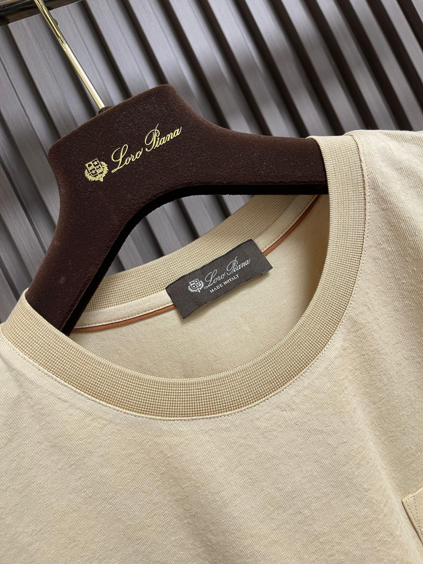 🛒🛒Loro piana LoroPiana 2026ss早春新款短袖T恤打底衫，全品相！采用胸前log