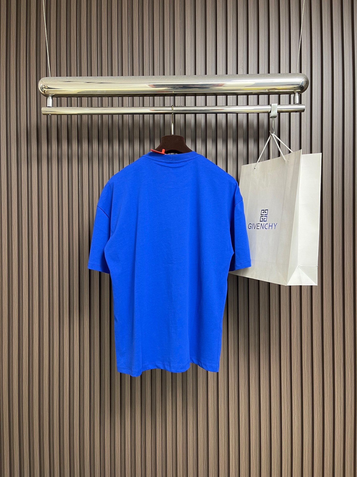🛒🛒Celine 刺绣口袋短袖T恤，定制纯棉平纹丝光布 柔软细腻 舒适贴肤 以一抹澄澈的克莱因蓝惊艳亮相