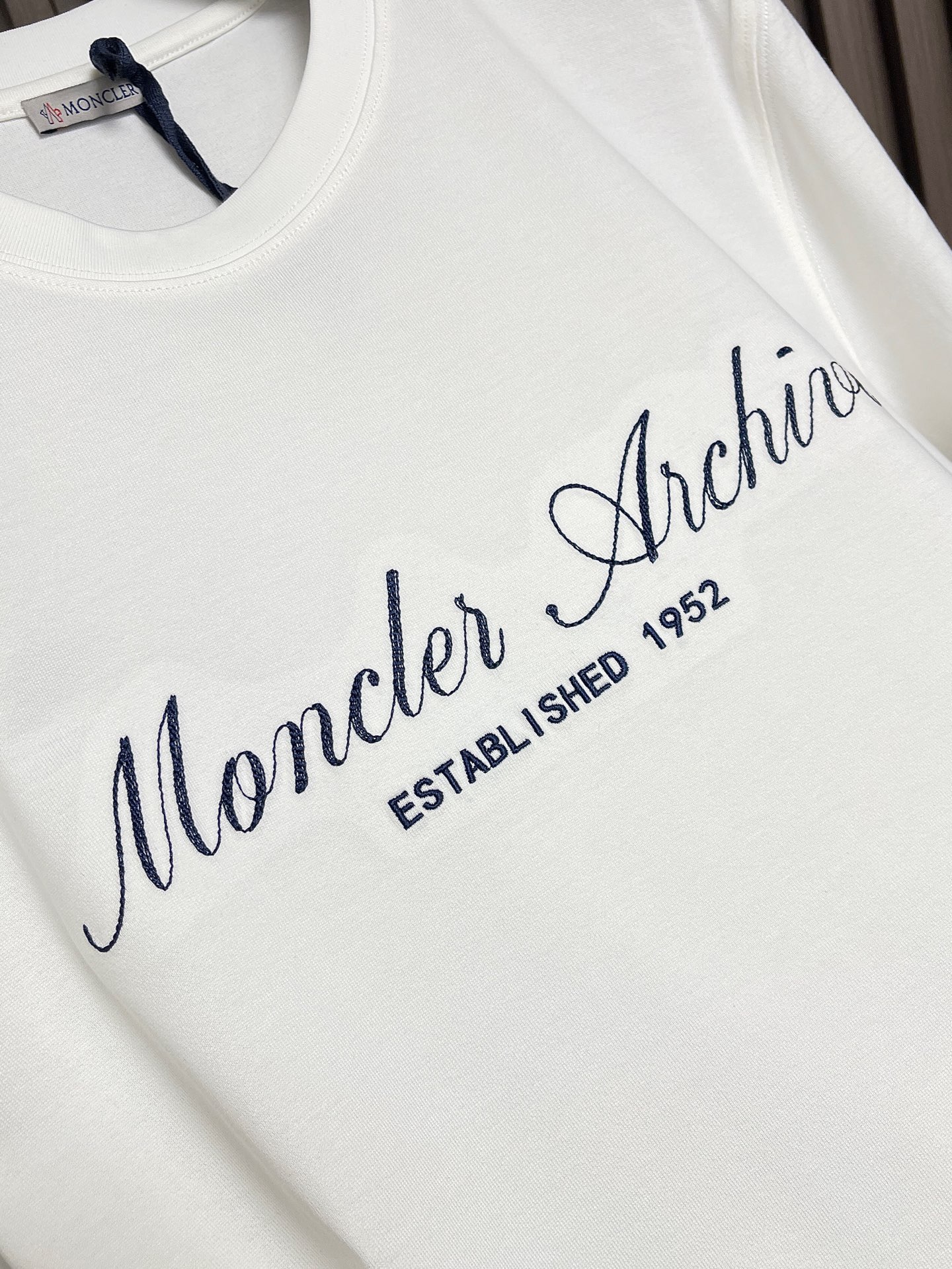🛒🛒Moncler 2026SS春夏新品字母植绒印花标识短袖T恤，正面
