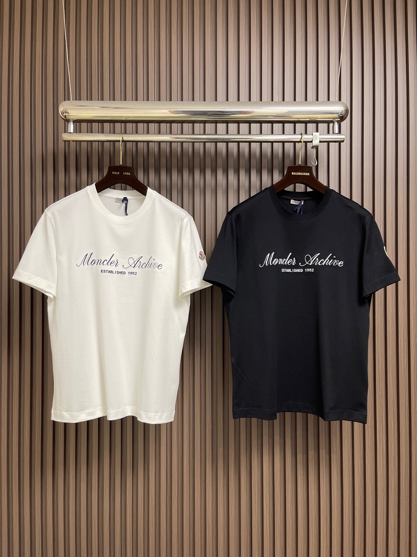 🛒🛒Moncler 2026SS春夏新品字母植绒印花标识短袖T恤，正面