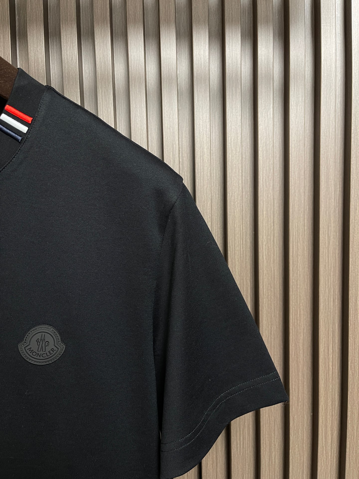 🛒🛒Moncler 2026SS早春新品短袖T恤，经典徽标短袖T恤。精选280g 高支精梳棉混纺面料，亲