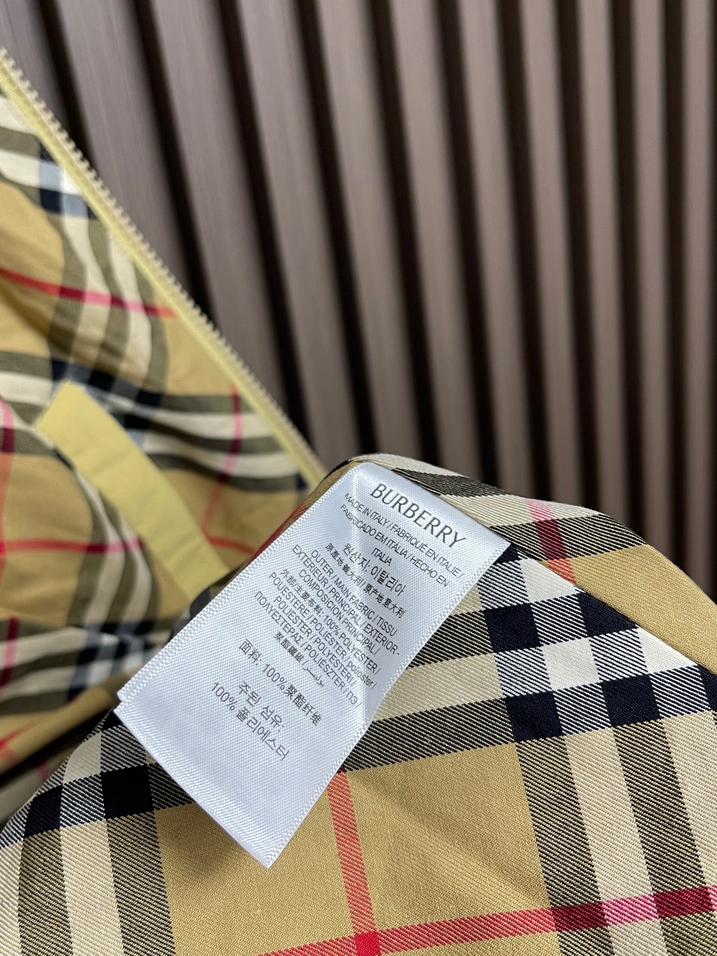 🛒🛒Burberry 2026ss春夏新款可拆卸袖子轻便连帽外套，选用由尼龙面料制成，设计有可调拆卸袖以