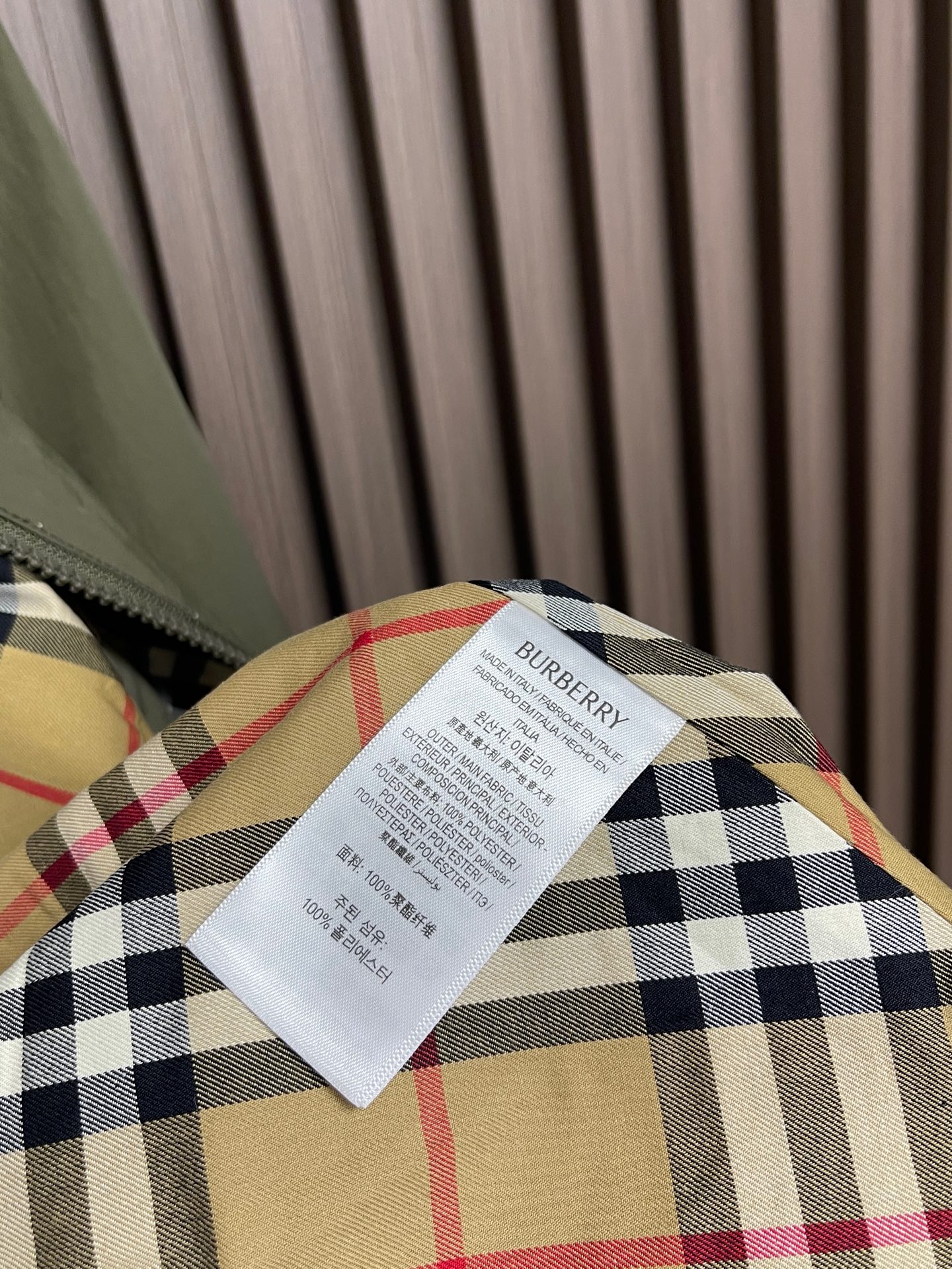 🛒🛒Burberry 2026ss春夏新款可拆卸袖子轻便连帽外套，选用由尼龙面料制成，设计有可调拆卸袖以