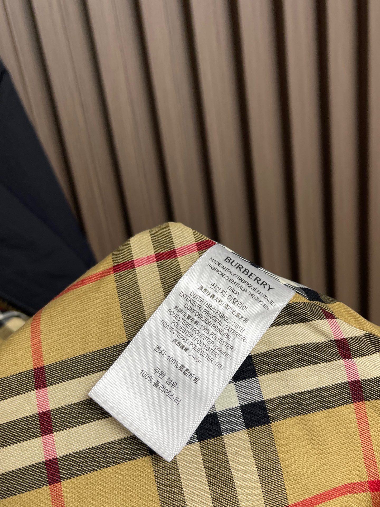 🛒🛒Burberry 2026ss春夏新款可拆卸袖子轻便连帽外套，选用由尼龙面料制成，设计有可调拆卸袖以