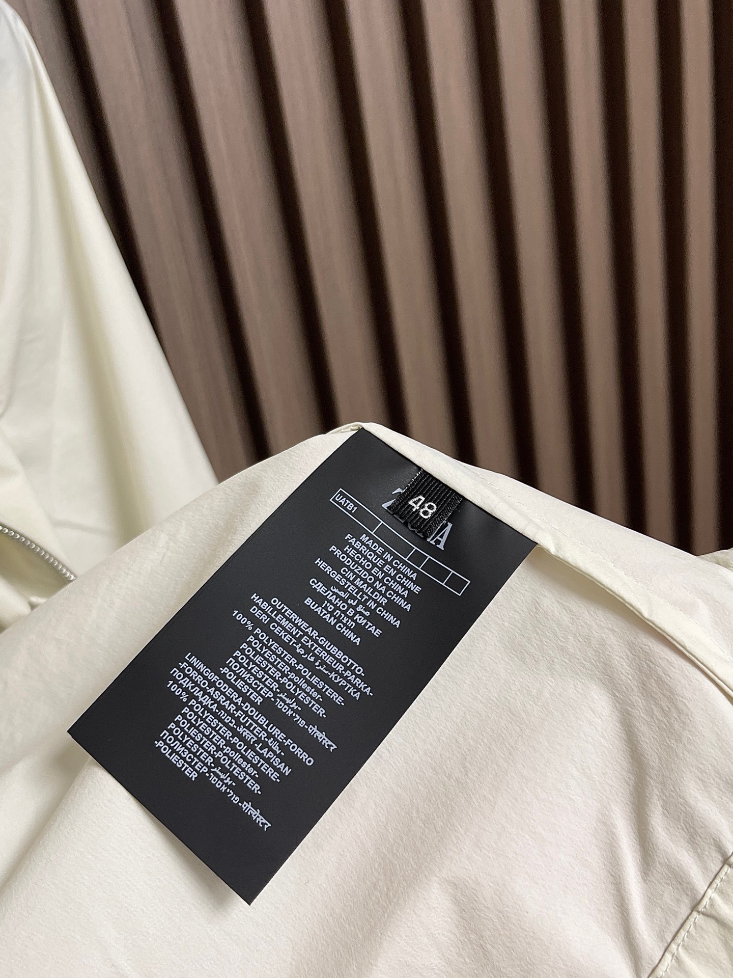 🛒🛒Zegna 立领夹克外套。甄选优质面料，手感细腻顺滑，轻盈有光泽计。简约设计，实用又时髦。适合多种体