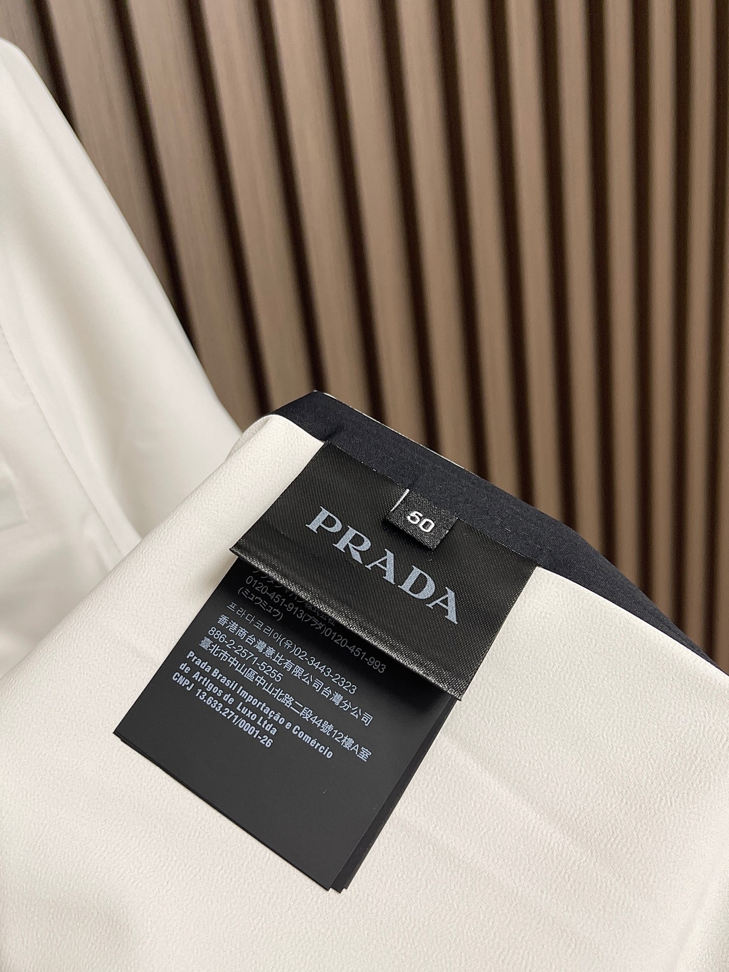 🛒🛒Prada 春夏连帽短袖拉链外套，精致工艺面料，经典短袖连帽设计，无论是上身舒适度还是都是无可比拟的