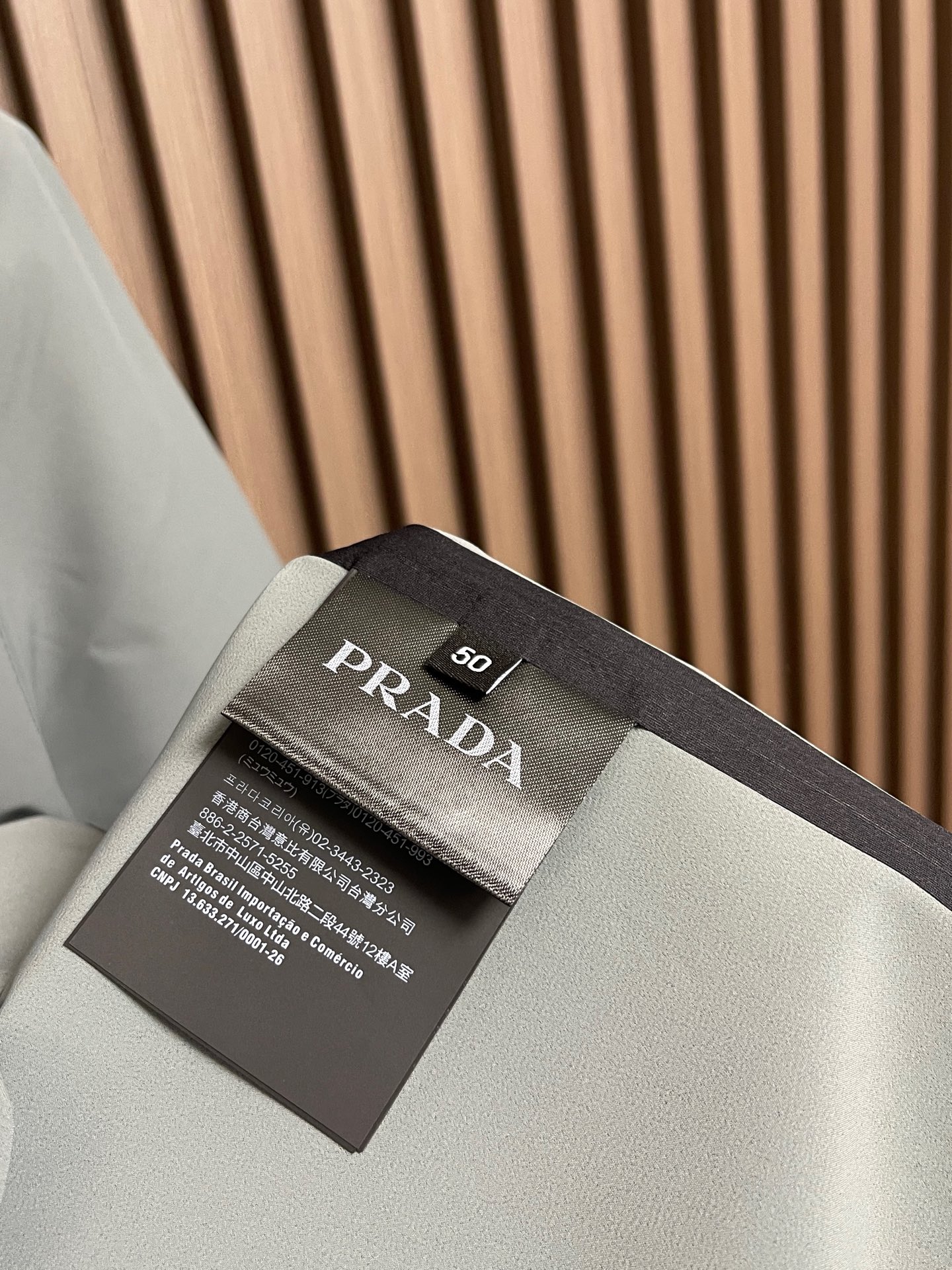 🛒🛒Prada 春夏连帽短袖拉链外套，精致工艺面料，经典短袖连帽设计，无论是上身舒适度还是都是无可比拟的