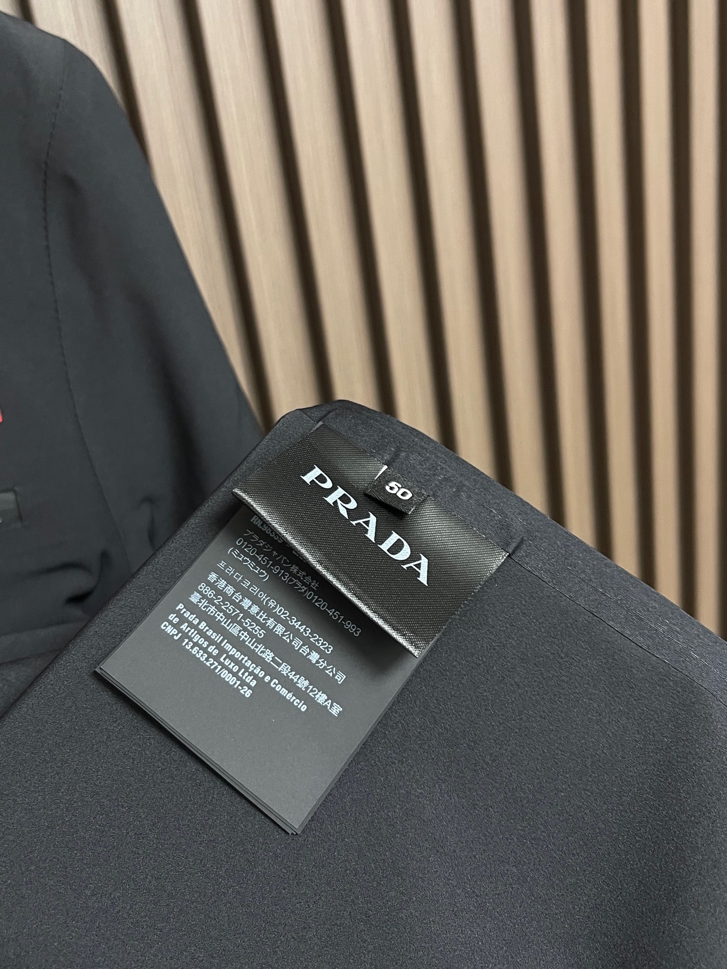 🛒🛒Prada 春夏连帽短袖拉链外套，精致工艺面料，经典短袖连帽设计，无论是上身舒适度还是都是无可比拟的