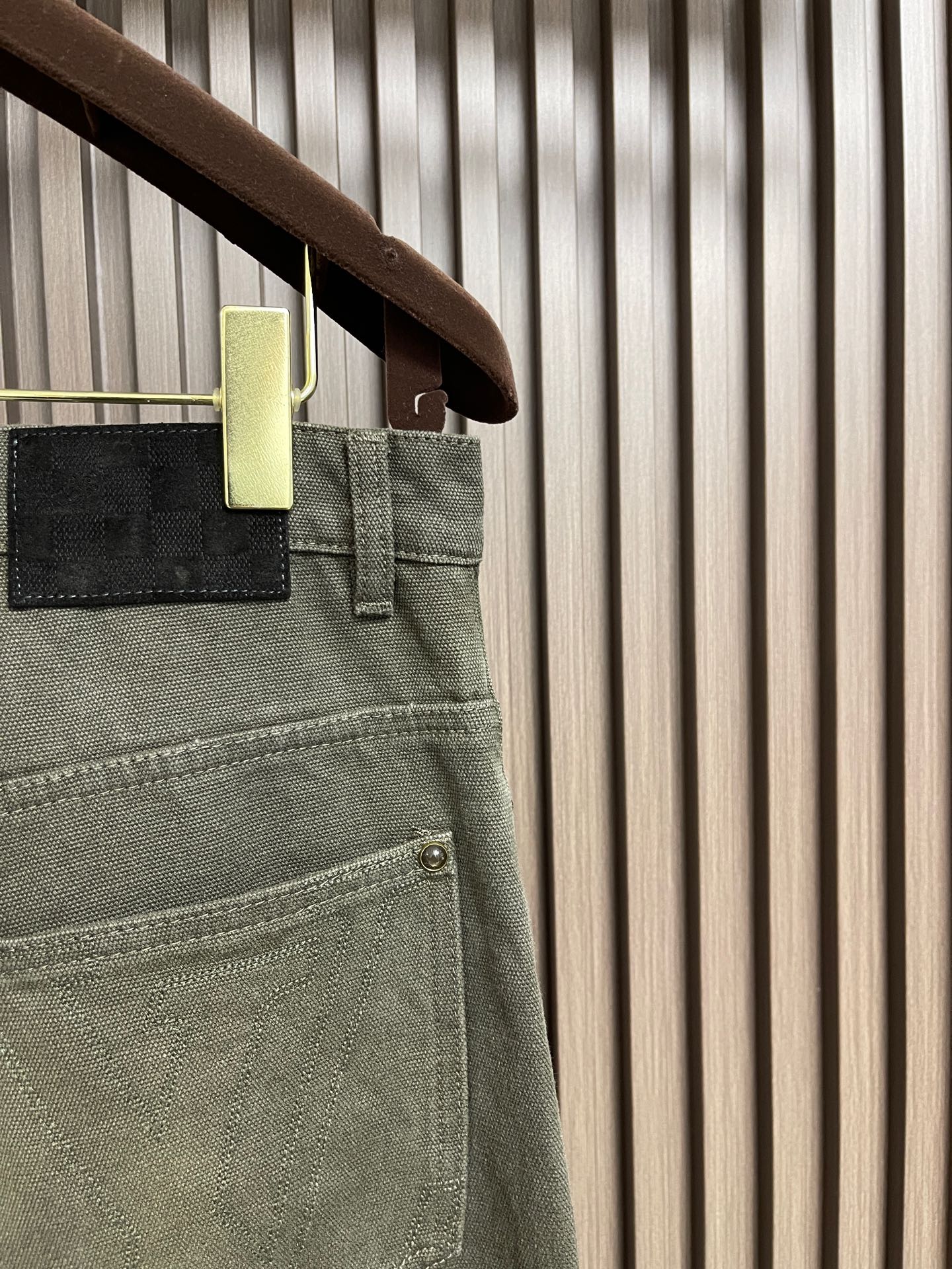 🛒🛒LV 2026ss Monogram 提花翻边牛仔裤，定制定染高克重盎斜纹珠帆牛仔面料，云绒棉袋布，