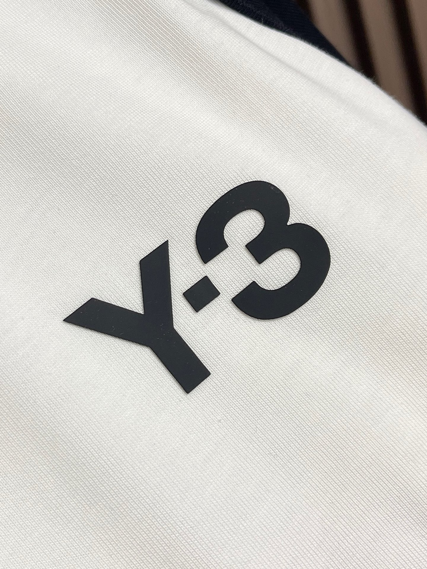 🛒🛒Y3 2026SS早春新款机能风黑白拼接款阔版短袖T恤，版型设计上身腔调十足，裁剪工艺走线工整！无论