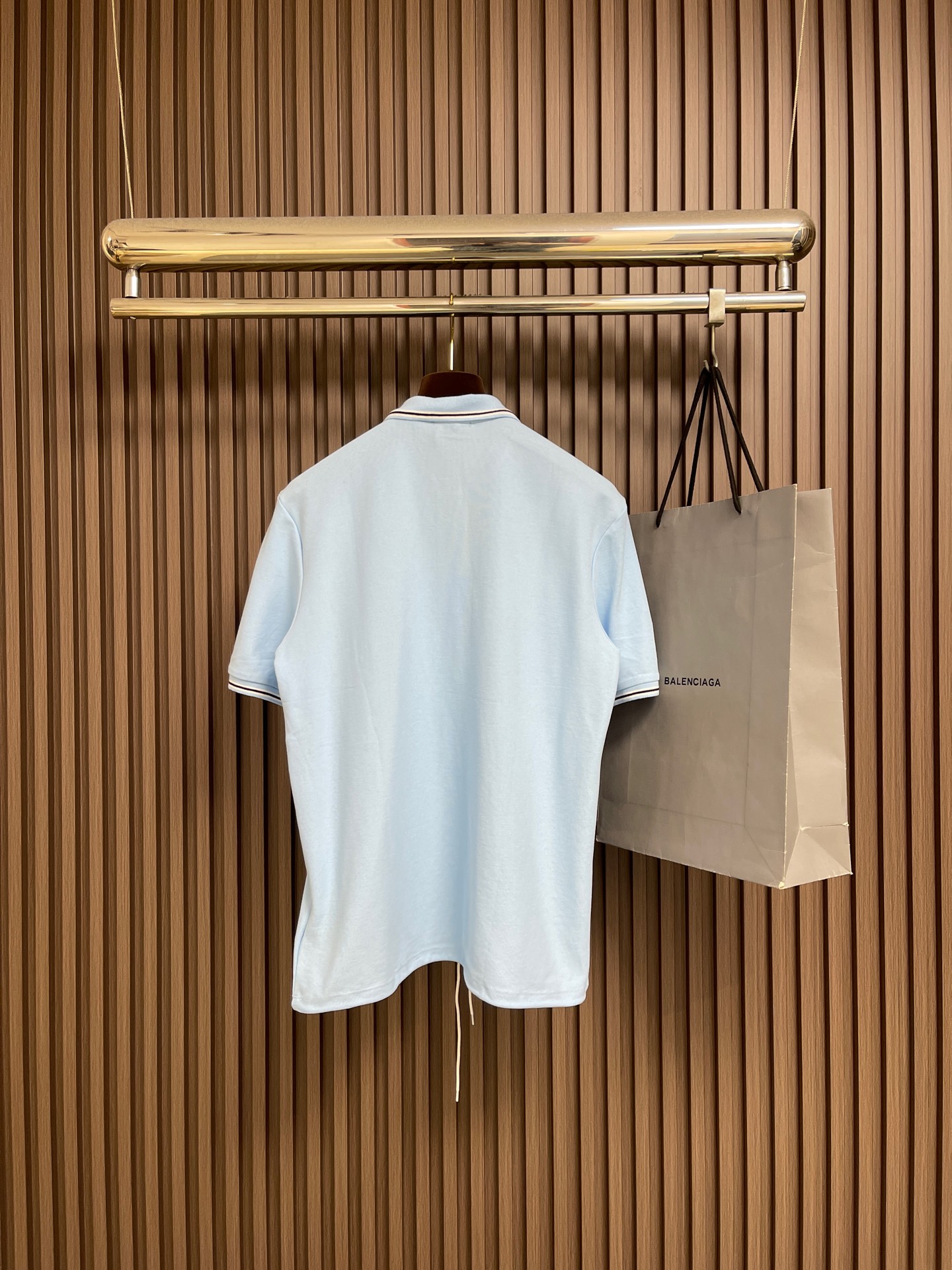 🛒🛒Prada 徽标刺绣抽绳Polo衫 定制粗颗纹路棉质帆布料 紧密细腻 高端精致 以糅合藏蓝与玄黑的低
