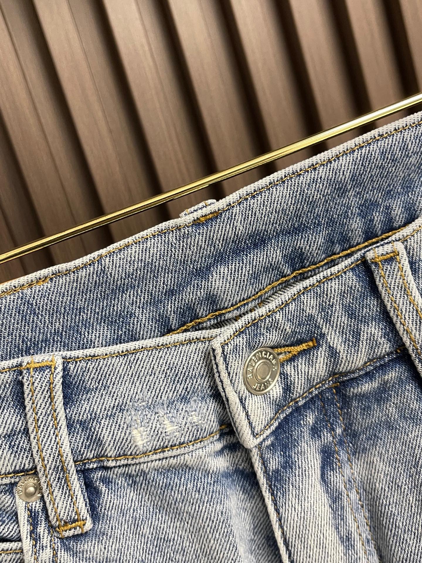 🛒🛒Balenciaga 2026ss 侧边织带水洗牛仔裤，爆款神裤无疑．版型宽松．两侧定制织带．标识感