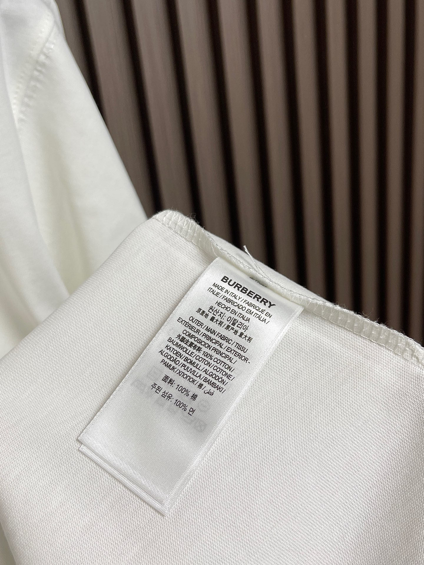 🛒🛒Burberry 叠章战马圆短袖T恤，采用15支特纺紧密棉，克重为230gm2；搭配32支高克重1x