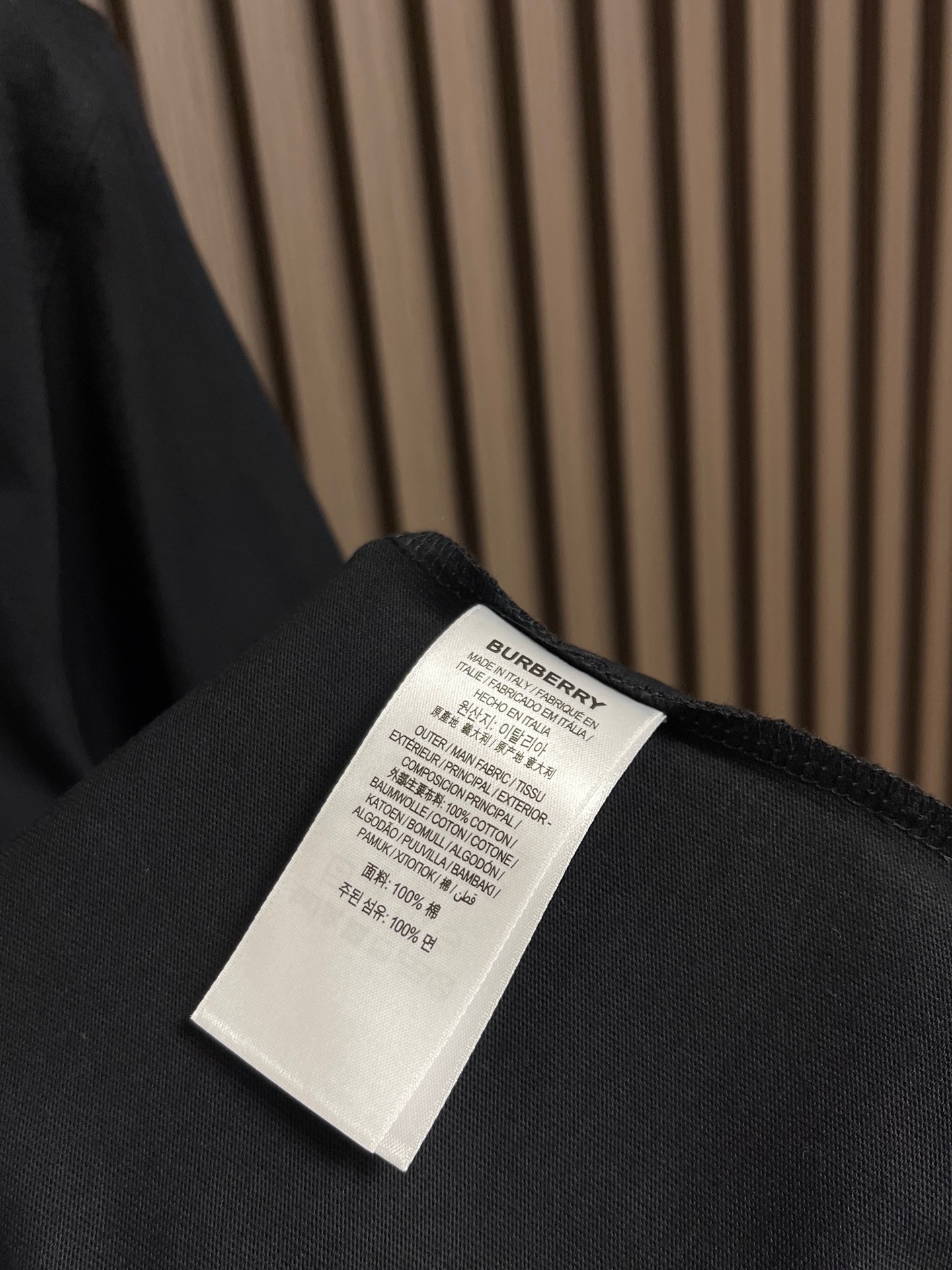 🛒🛒Burberry 叠章战马圆短袖T恤，采用15支特纺紧密棉，克重为230gm2；搭配32支高克重1x