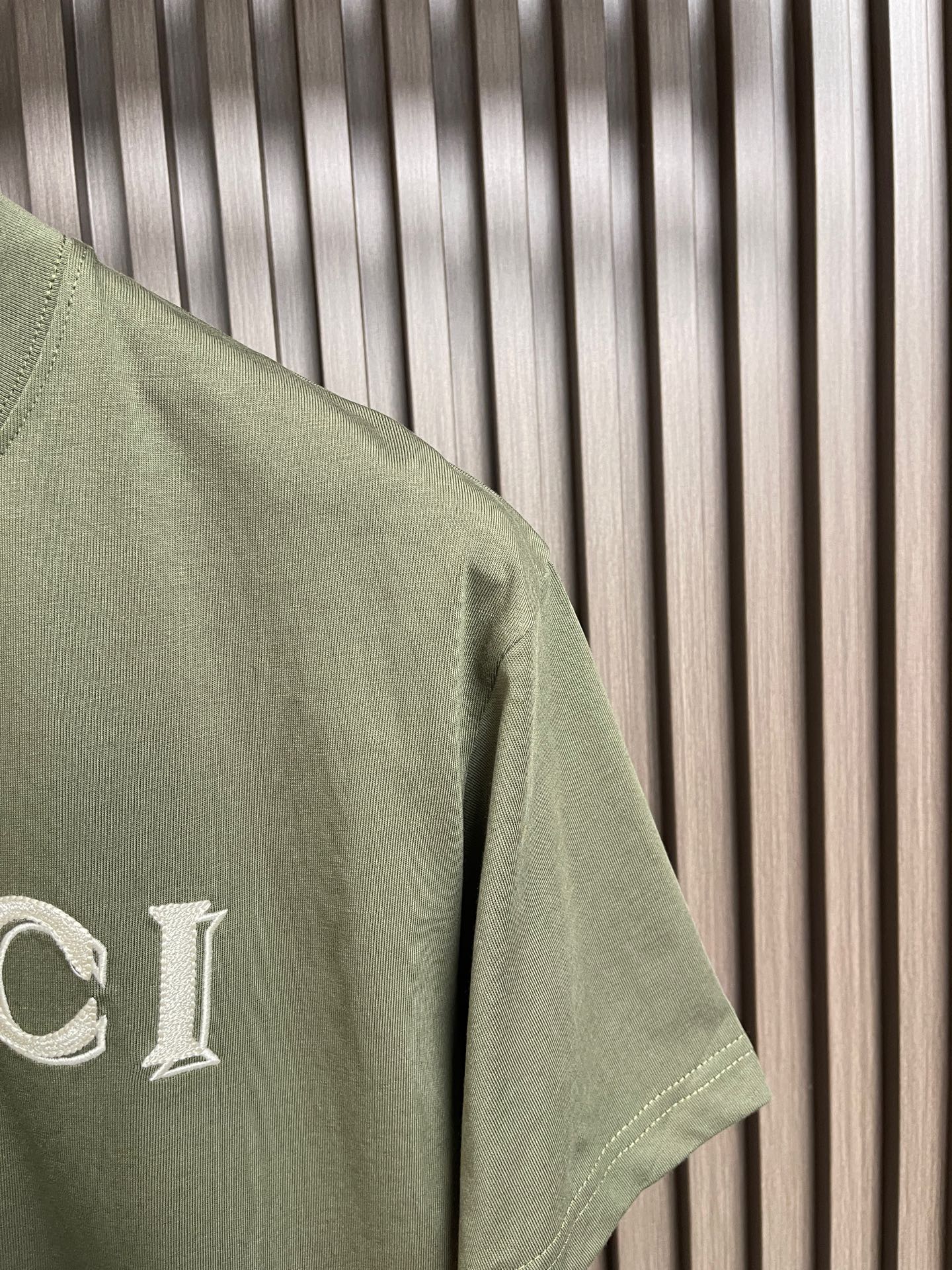 🛒🛒Gucci 森林绿刺绣圆领短袖T恤，采用15支特纺紧密棉，克重为230gm2;32支高克重1x1罗纹