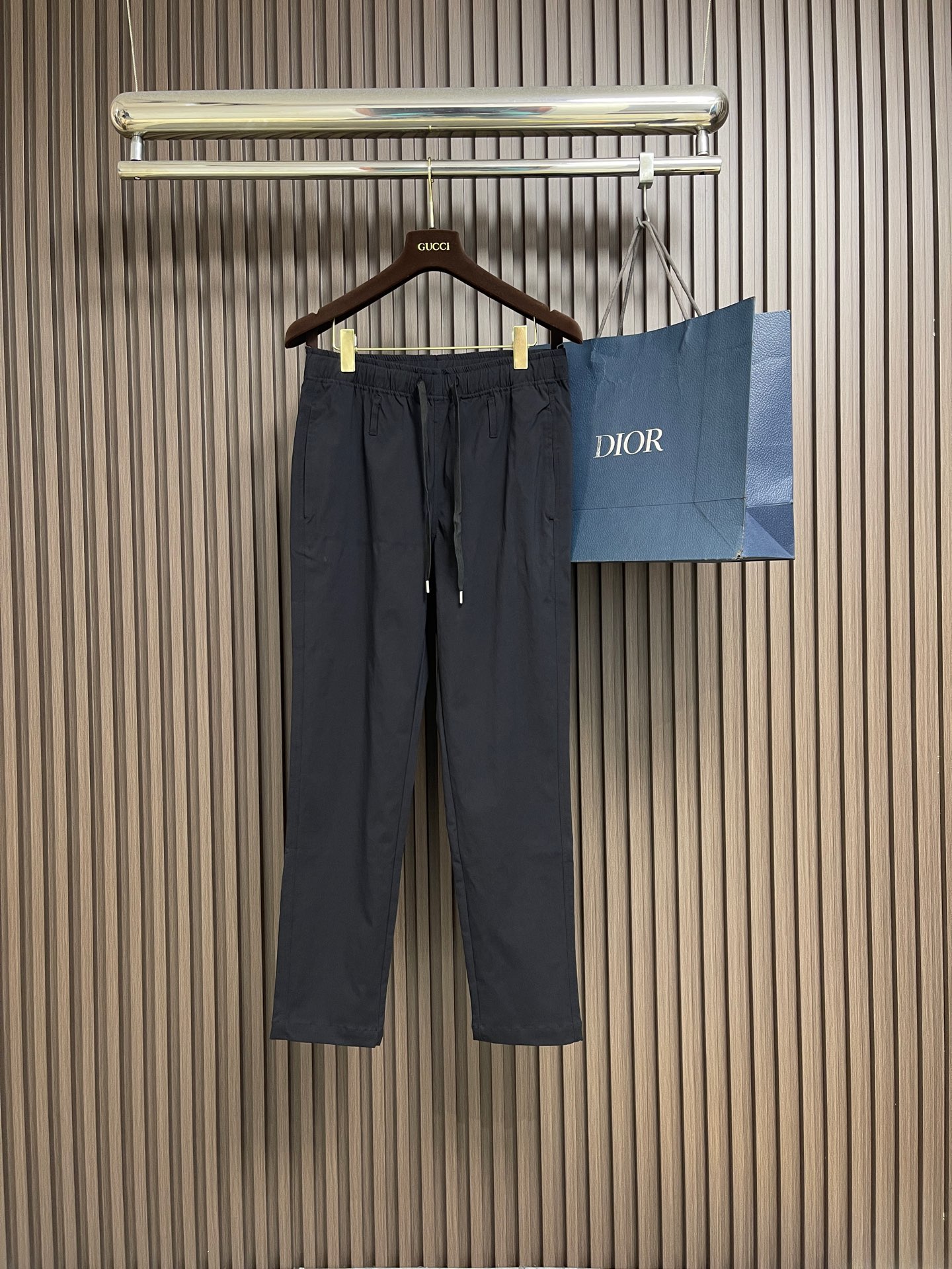 🛒🛒Prada 2026ss运动休闲裤，面料舒适透气，双侧插口袋设计！一款日常穿着，兼备多功能休闲裤走了