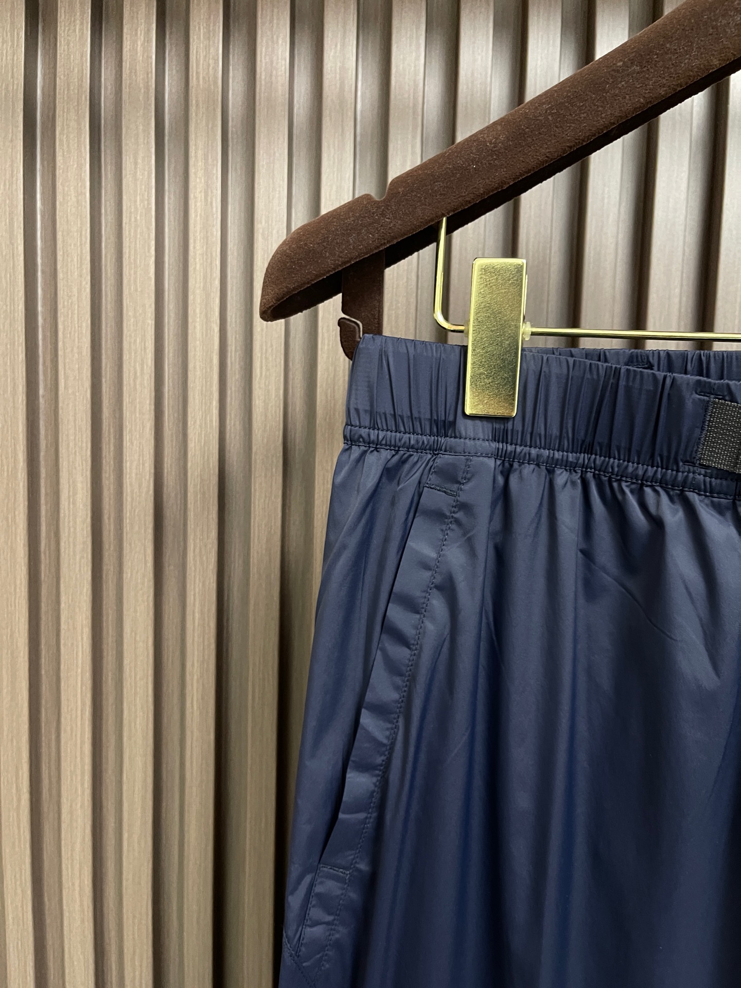 🛒🛒Loro piana LoroPiana 束腿休闲裤 肉眼可见的利落裁剪，直筒修身款裤型！密实齐整走