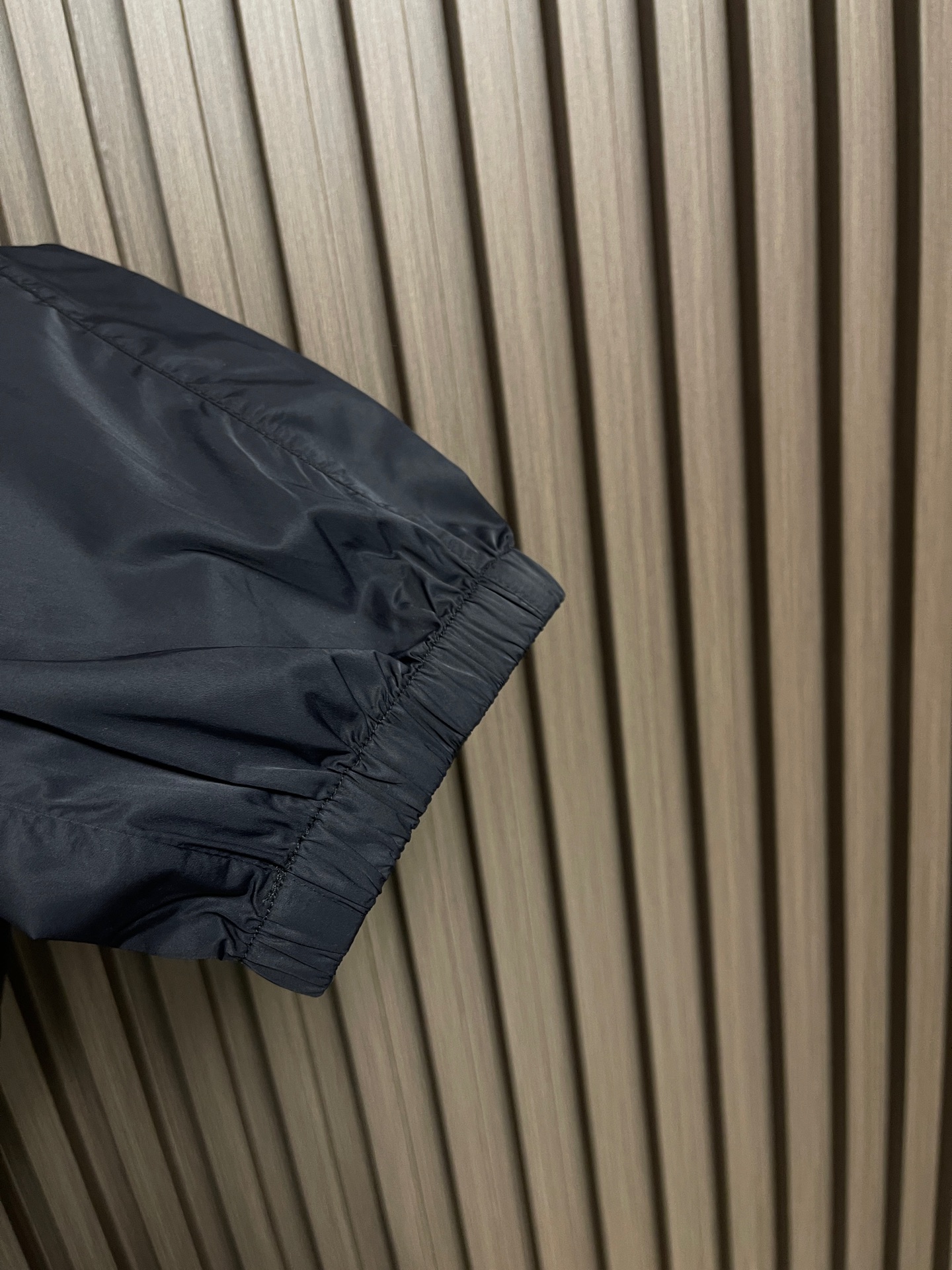 🛒🛒Loro piana LoroPiana 束腿休闲裤 肉眼可见的利落裁剪，直筒修身款裤型！密实齐整走