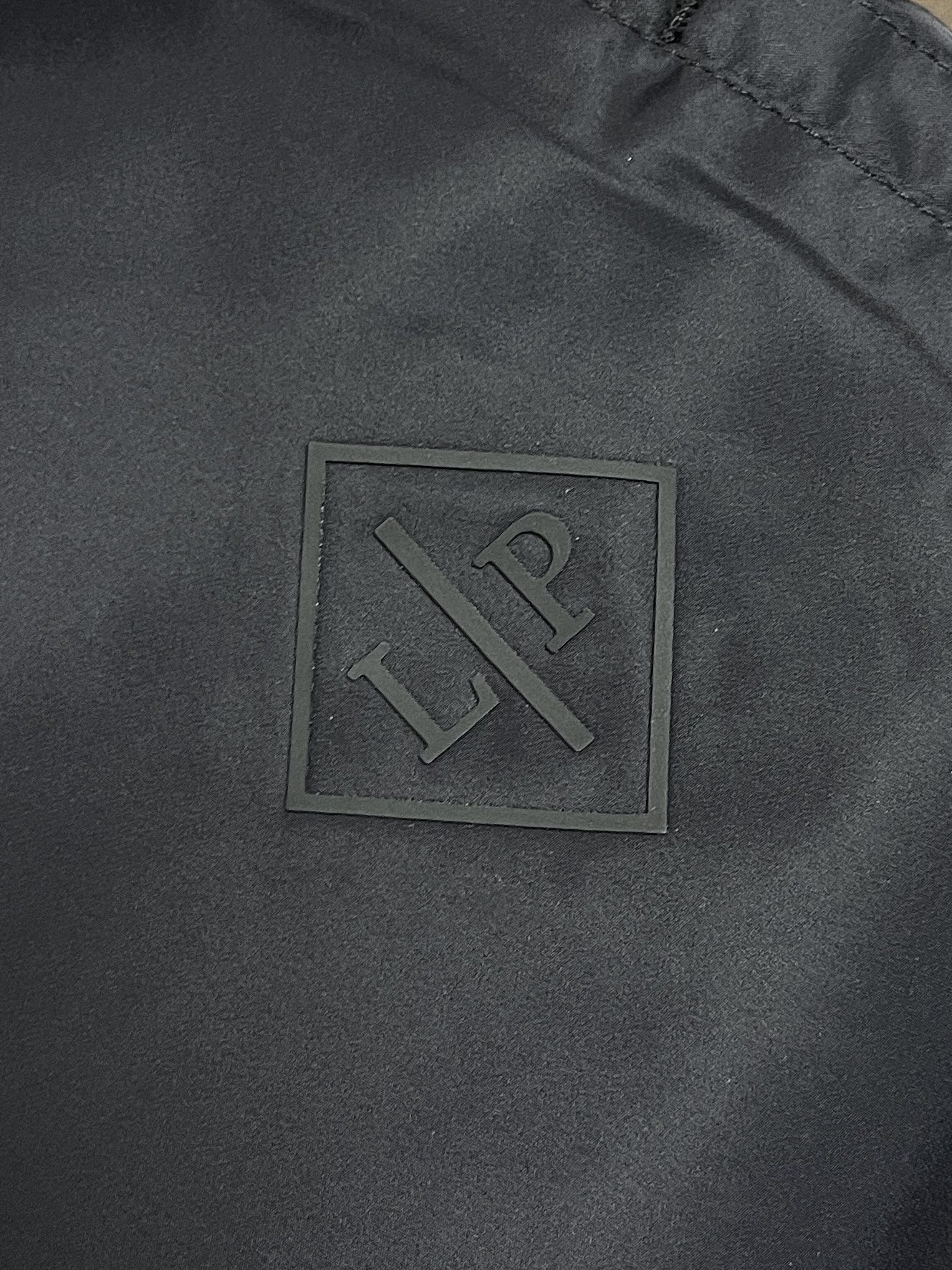 🛒🛒Loro piana LoroPiana 束腿休闲裤 肉眼可见的利落裁剪，直筒修身款裤型！密实齐整走