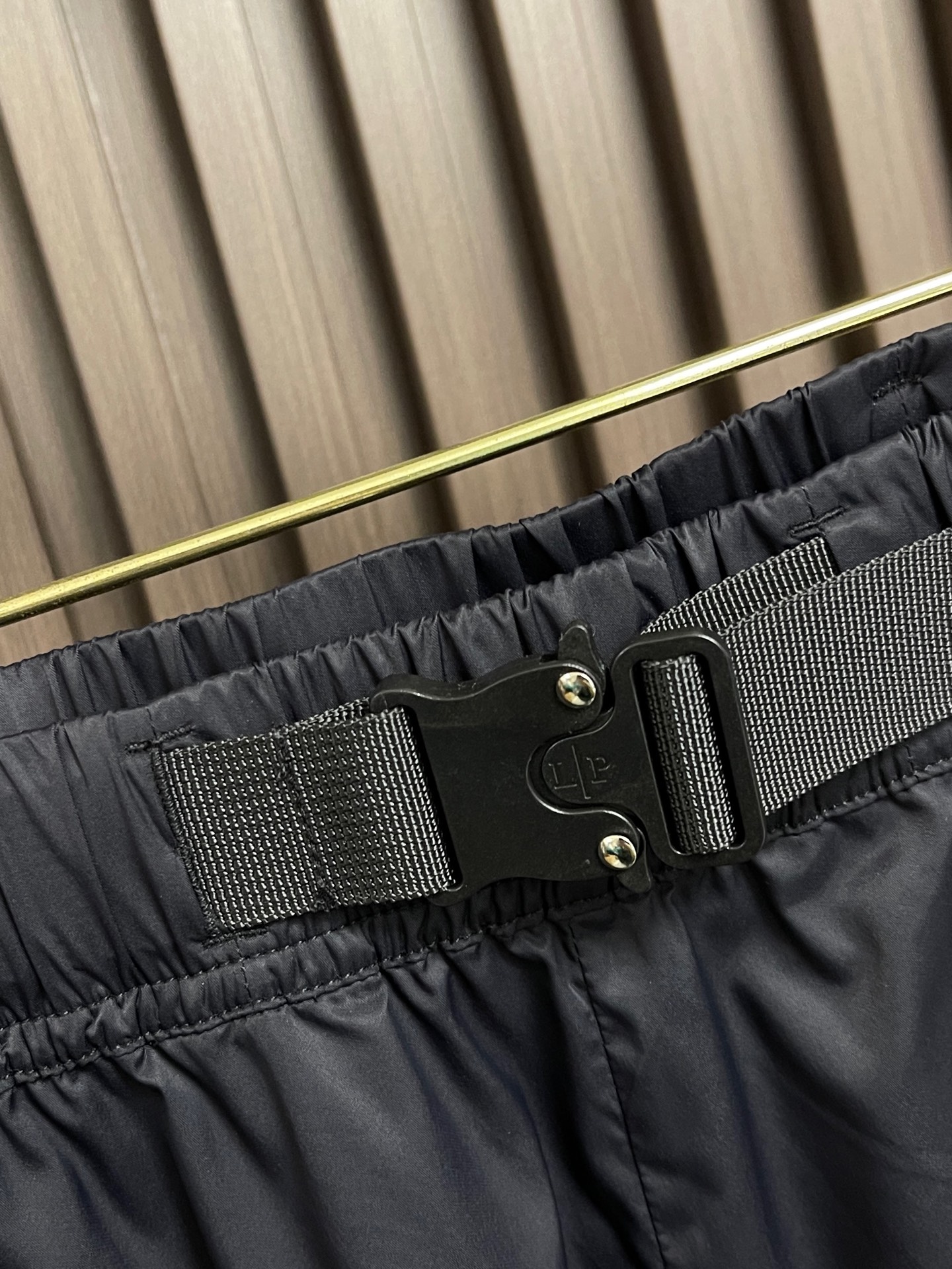 🛒🛒Loro piana LoroPiana 束腿休闲裤 肉眼可见的利落裁剪，直筒修身款裤型！密实齐整走