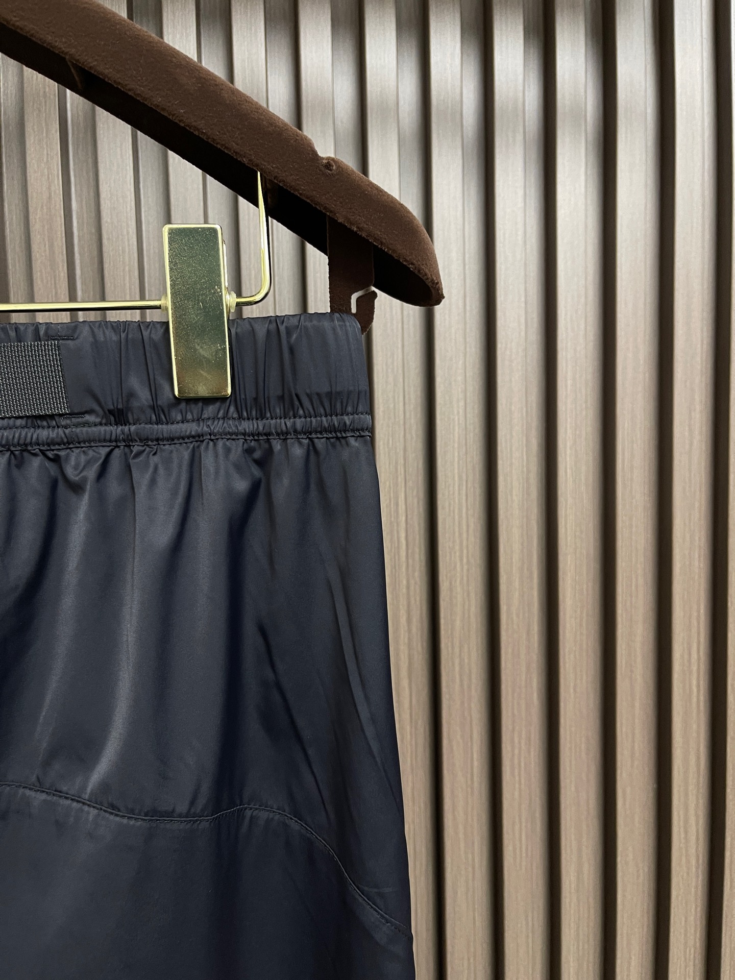 🛒🛒Loro piana LoroPiana 束腿休闲裤 肉眼可见的利落裁剪，直筒修身款裤型！密实齐整走