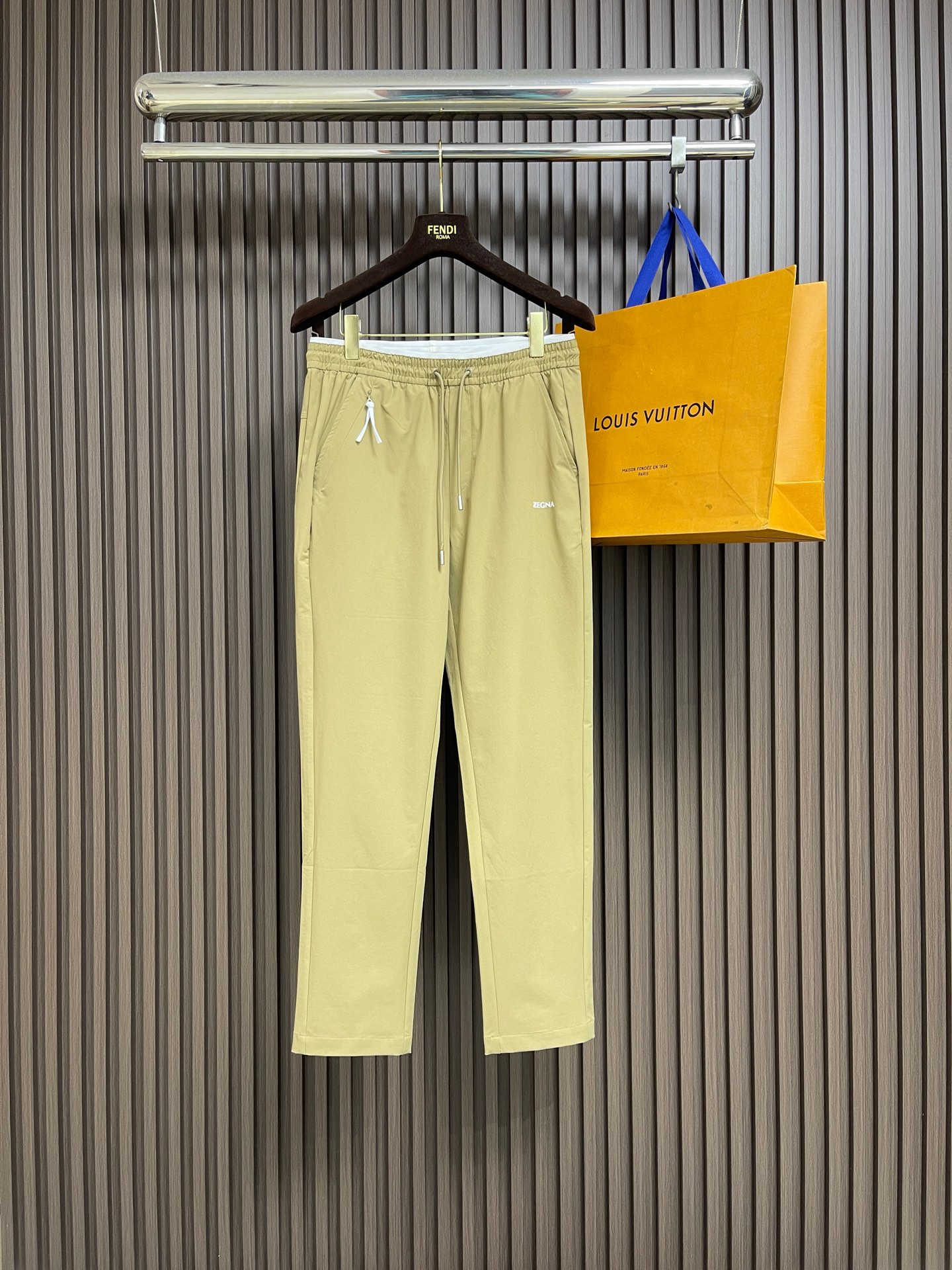🛒🛒Ermenegildo Zegna 杰尼亚 男士休闲休闲裤，采用客供弹力面料，用料柔软舒适，非常舒适