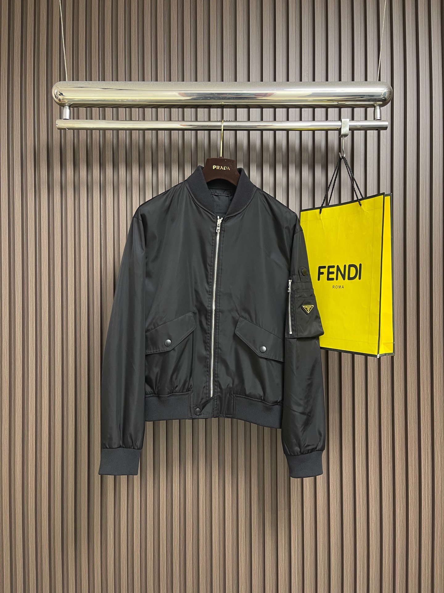 NO:827531,Prada triangle bomber jacket, made of nylon fabric!  Lightweight and practical casual jacket, versatile black, refreshing and clean, with diagonally inserted zipper pockets on both sides, making the style more casual!  Create age-reducing casual and comfortable items!  Classic is timeless, it’s definitely worth buying!  Fashionable and casual, the version is versatile and does not pick any figure, size 48-54, size 48 bust 118, shoulder width 53, length 65, size 50 bust 122, shoulder width 54.5, length 67, size 52 bust 126, shoulder width 56, length 69, size 54 bust 130, shoulder width 57.5, length 71, prada, jackets & coats, jackets & coats,19860909Prada 三角标飞行员夹克外套,采用尼龙面料！轻便实用的休闲夹克,百搭黑色清爽干净两侧斜插拉链口袋装饰, 款式更显休闲！打造减龄休闲舒适单品！经典即永恒,入手绝对值的！时髦又休闲,版型百搭不挑身材,尺码48-54 48码胸围118 肩宽53 衣长65 50码胸围122 肩宽54.5 衣长67 52码胸围126 肩宽56 衣长69 54码胸围130 肩宽57.5衣长71,,prada,jackets & coats,jackets & coats,,Men's clothing
