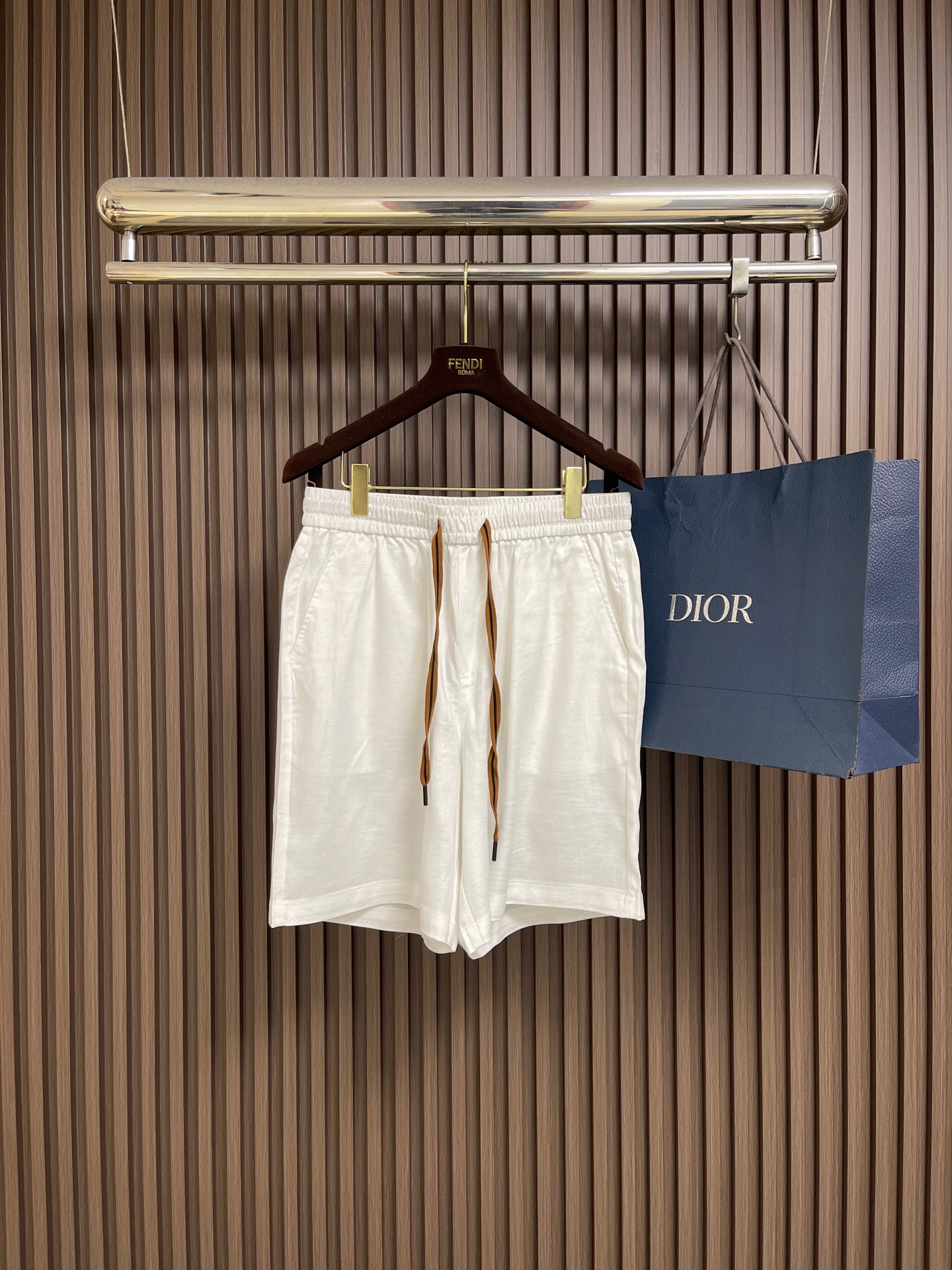NO:836076,ZEGNA 2026SS spring and summer new style, linen casual shorts. The original pants type upper body is casual and versatile, casual and lazy style, advanced custom fabrics, customized craftsmanship are extremely comfortable. High-end atmosphere. Sizes M-4XL,,shorts,19860909ZEGNA 2026SS春夏季新款,亚麻休闲短裤.原版裤型上身休闲百搭、随性慵懒范,高级定制面料,订制工艺 舒适感爆棚.高端大气.尺码M-4XL,,shorts,,Men's clothing