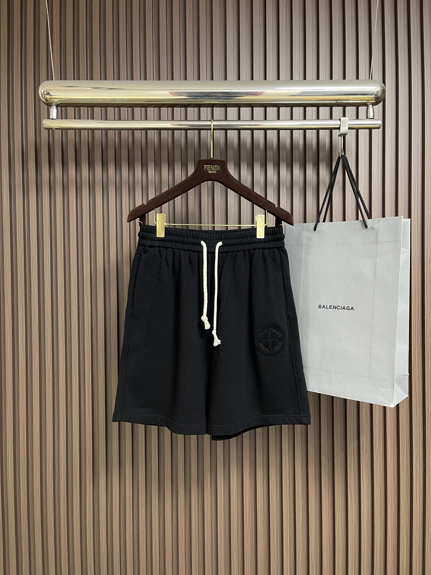 NO:845180,STONE ISLAND's new casual shorts, customized fabrics with high breathability and comfort, impeccable details, brand element design concept, reflecting high quality. It feels delicate and soft!  It presents a casual cut and the upper body shape is awesome!  Size S-XXL,,shorts,19860909STONE ISLAND石头岛新款休闲短裤,定制面料 透气舒适度高,细节无可挑剔,品牌元素设计理念,体现高品质.手感细腻柔软！呈现休闲裁剪,上身版型超赞！尺码S-XXL,,shorts,,Men's clothing