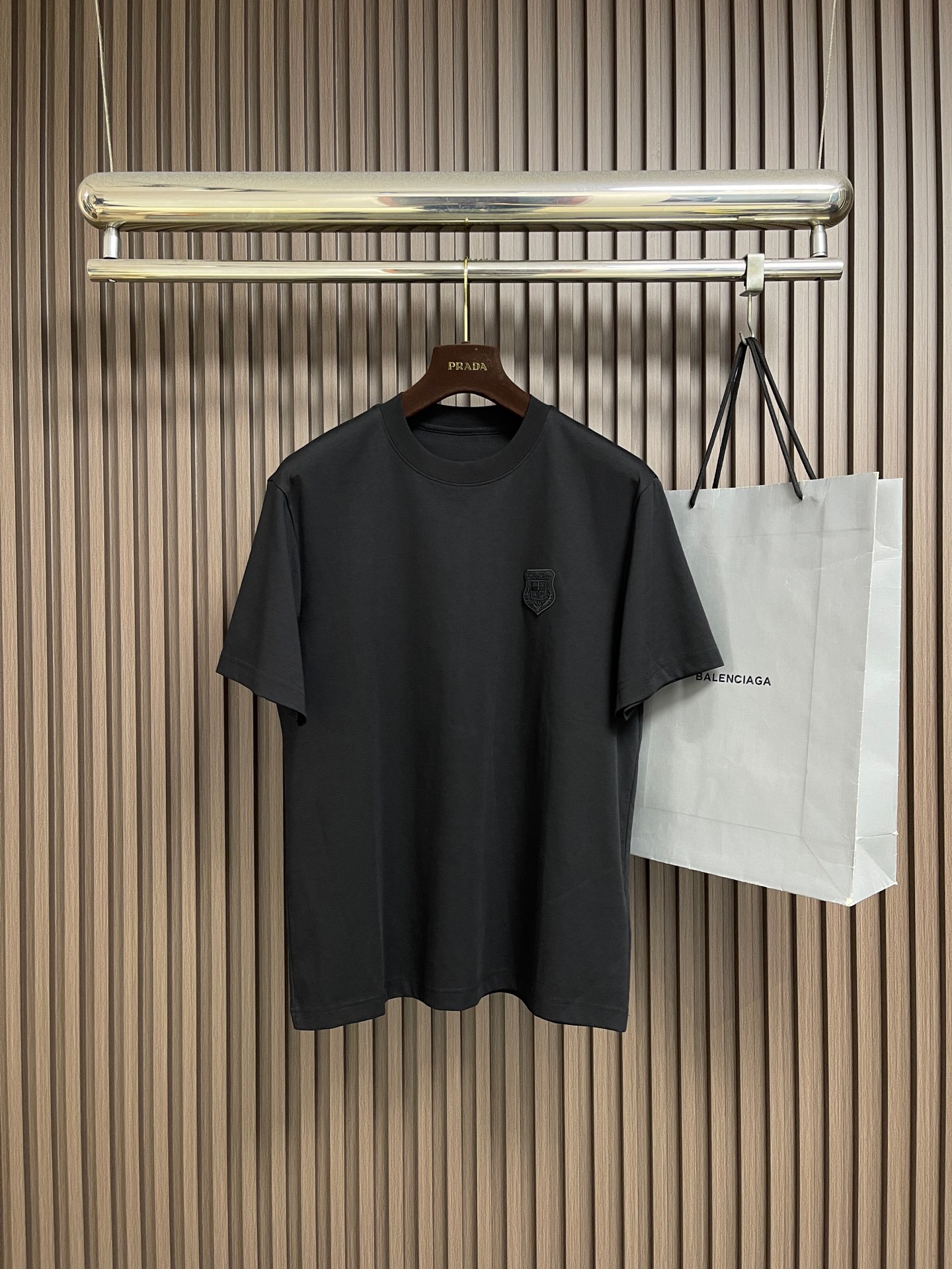 🛒🛒Loro piana LoroPiana 2026SS夏季新品仔章logo圆领短袖T恤，帅气时尚，胸