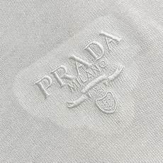 🛒🛒Prada 半拉链针织短袖Polo衫,客供面料舒适透气 挺括有型标志性Prada刺绣标识点缀正面 立 🛒🛒Prada 半拉链针织短袖Polo衫,客供面料舒适透气 挺括有型标志性Prada刺绣标识点缀正面 立