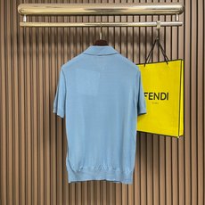 🛒🛒Prada 半拉链针织短袖Polo衫,客供面料舒适透气 挺括有型标志性Prada刺绣标识点缀正面 立 🛒🛒Prada 半拉链针织短袖Polo衫,客供面料舒适透气 挺括有型标志性Prada刺绣标识点缀正面 立