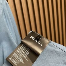 🛒🛒Prada 半拉链针织短袖Polo衫,客供面料舒适透气 挺括有型标志性Prada刺绣标识点缀正面 立 🛒🛒Prada 半拉链针织短袖Polo衫,客供面料舒适透气 挺括有型标志性Prada刺绣标识点缀正面 立