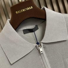 🛒🛒Prada 半拉链针织短袖Polo衫,客供面料舒适透气 挺括有型标志性Prada刺绣标识点缀正面 立 🛒🛒Prada 半拉链针织短袖Polo衫,客供面料舒适透气 挺括有型标志性Prada刺绣标识点缀正面 立