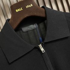 🛒🛒Prada 半拉链针织短袖Polo衫,客供面料舒适透气 挺括有型标志性Prada刺绣标识点缀正面 立 🛒🛒Prada 半拉链针织短袖Polo衫,客供面料舒适透气 挺括有型标志性Prada刺绣标识点缀正面 立
