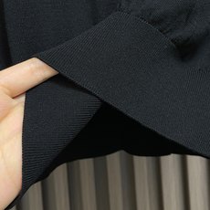 🛒🛒Prada 半拉链针织短袖Polo衫,客供面料舒适透气 挺括有型标志性Prada刺绣标识点缀正面 立 🛒🛒Prada 半拉链针织短袖Polo衫,客供面料舒适透气 挺括有型标志性Prada刺绣标识点缀正面 立