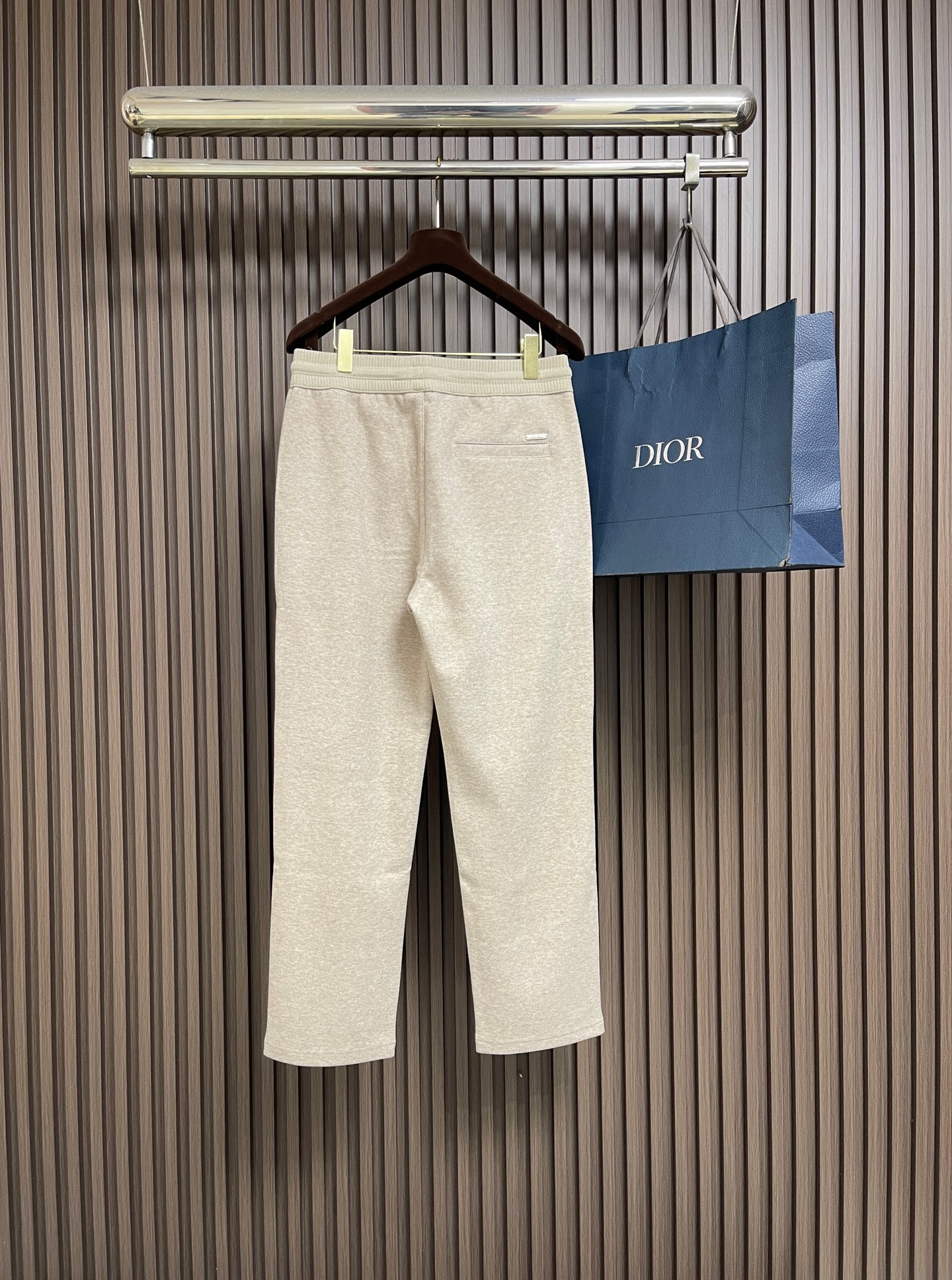 🛒🛒Loro piana LoroPiana 2026SS夏季新款水洗休闲裤 肉眼可见的利落裁剪，直筒修身款裤型！密实齐