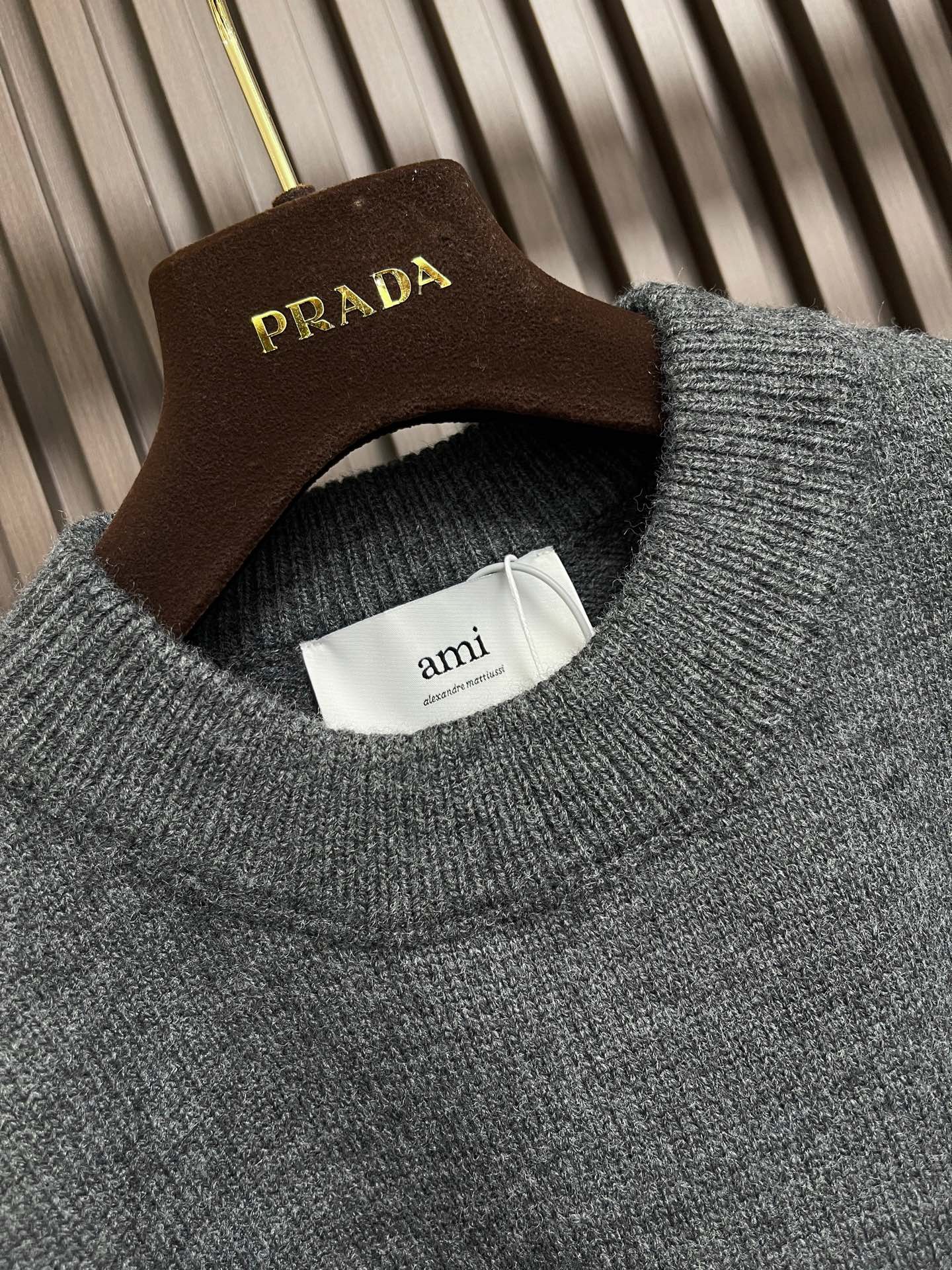 🛒🛒Ami Paris羊毛爱心标识落肩袖针织毛衣，超级羊驼毛混纺纱线，采用进口日本(岛精)7针织机，面料提花，毛料酵洗。