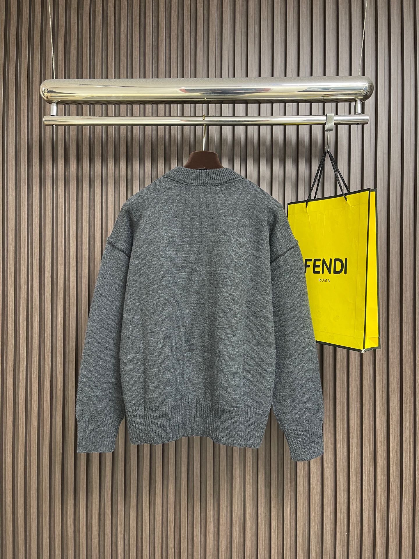 🛒🛒Ami Paris羊毛爱心标识落肩袖针织毛衣，超级羊驼毛混纺纱线，采用进口日本(岛精)7针织机，面料提花，毛料酵洗。