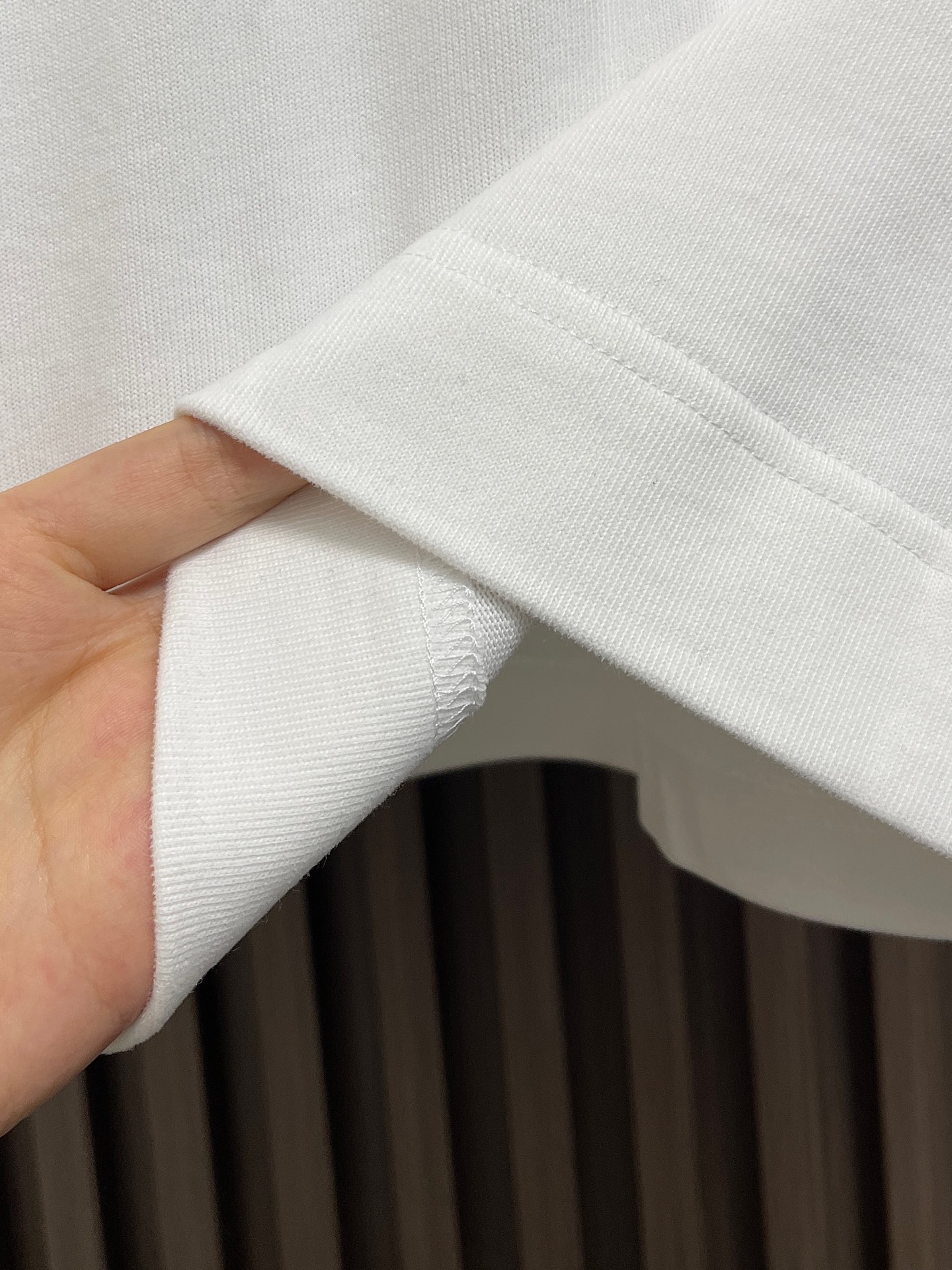🛒🛒Acne Studios 刺绣条纹Polo领长袖卫衣外套，定制澄净柔光平织棉，以净白铺叙清透肌理，撞入墨黑横条，利落