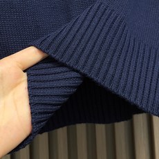 🛒🛒Ami Paris爱心提花毛织马甲,定织精纺云柔羊毛棉混纺,胸前白色爱心A字提花,是品牌基因的凝练表达,于简约处点亮 🛒🛒Ami Paris爱心提花毛织马甲,定织精纺云柔羊毛棉混纺,胸前白色爱心A字提花,是品牌基因的凝练表达,于简约处点亮