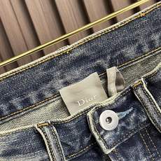 🛒🛒Dior 水洗压纹牛仔外长裤,定制幻韵浅蓝石磨水洗棉质丹宁绸,优先定位喷马溜再通过手搓出渐变效果 ,采用冲压填充技术 🛒🛒Dior 水洗压纹牛仔外长裤,定制幻韵浅蓝石磨水洗棉质丹宁绸,优先定位喷马溜再通过手搓出渐变效果 ,采用冲压填充技术